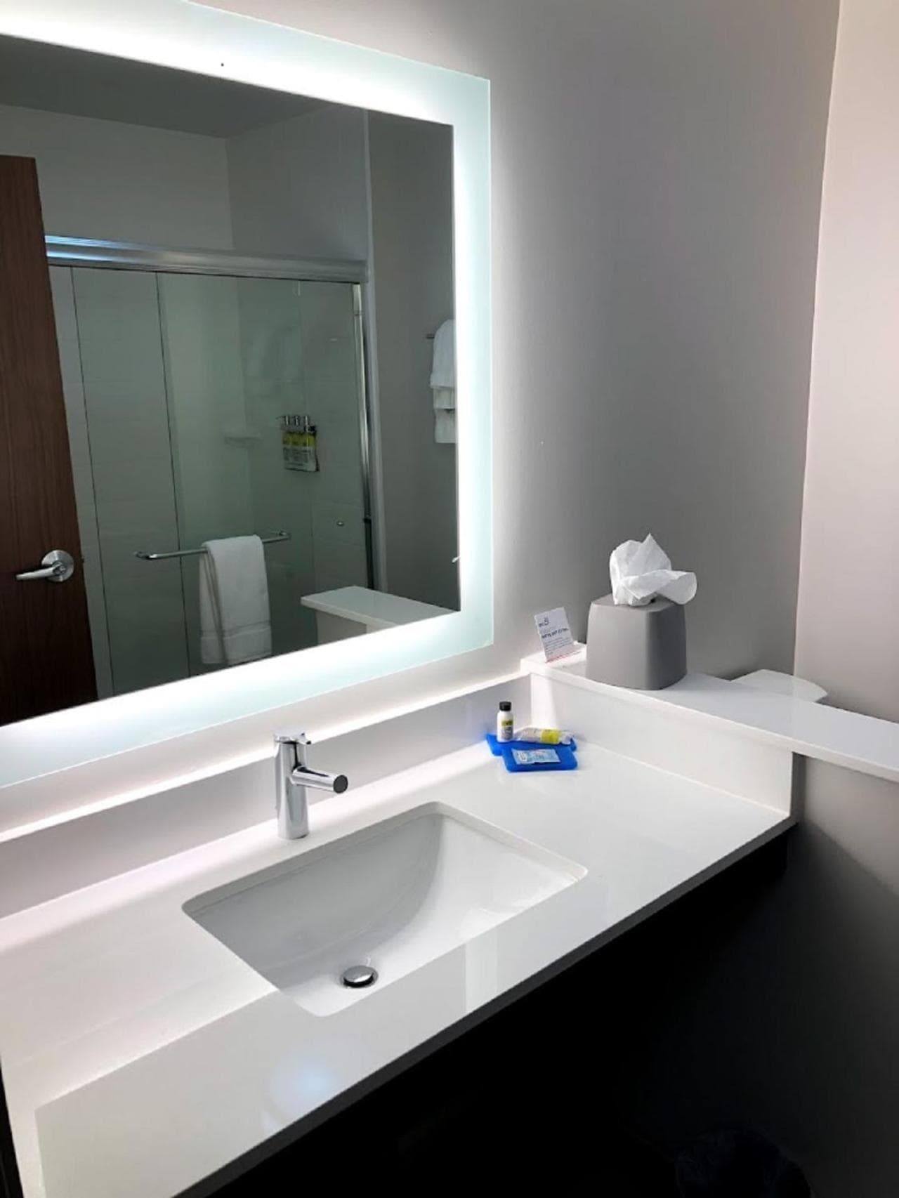 Holiday Inn Express & Suites - Bensenville - O'Hare by IHG property views in Bensenville, IL — gallery photo 3