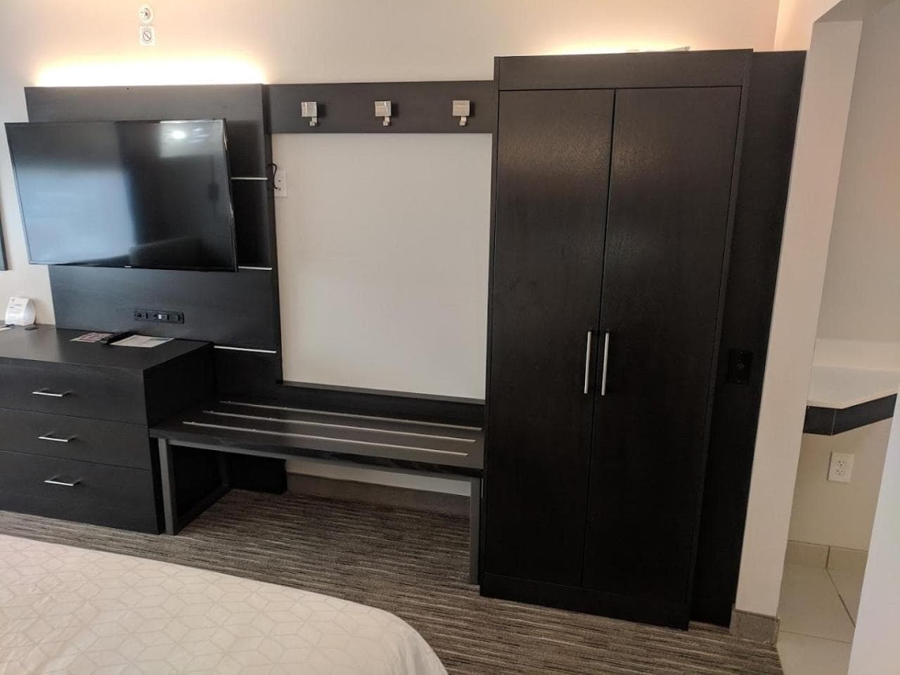 Holiday Inn Express & Suites - Bensenville - O'Hare by IHG gallery photo in Bensenville, IL — image 13