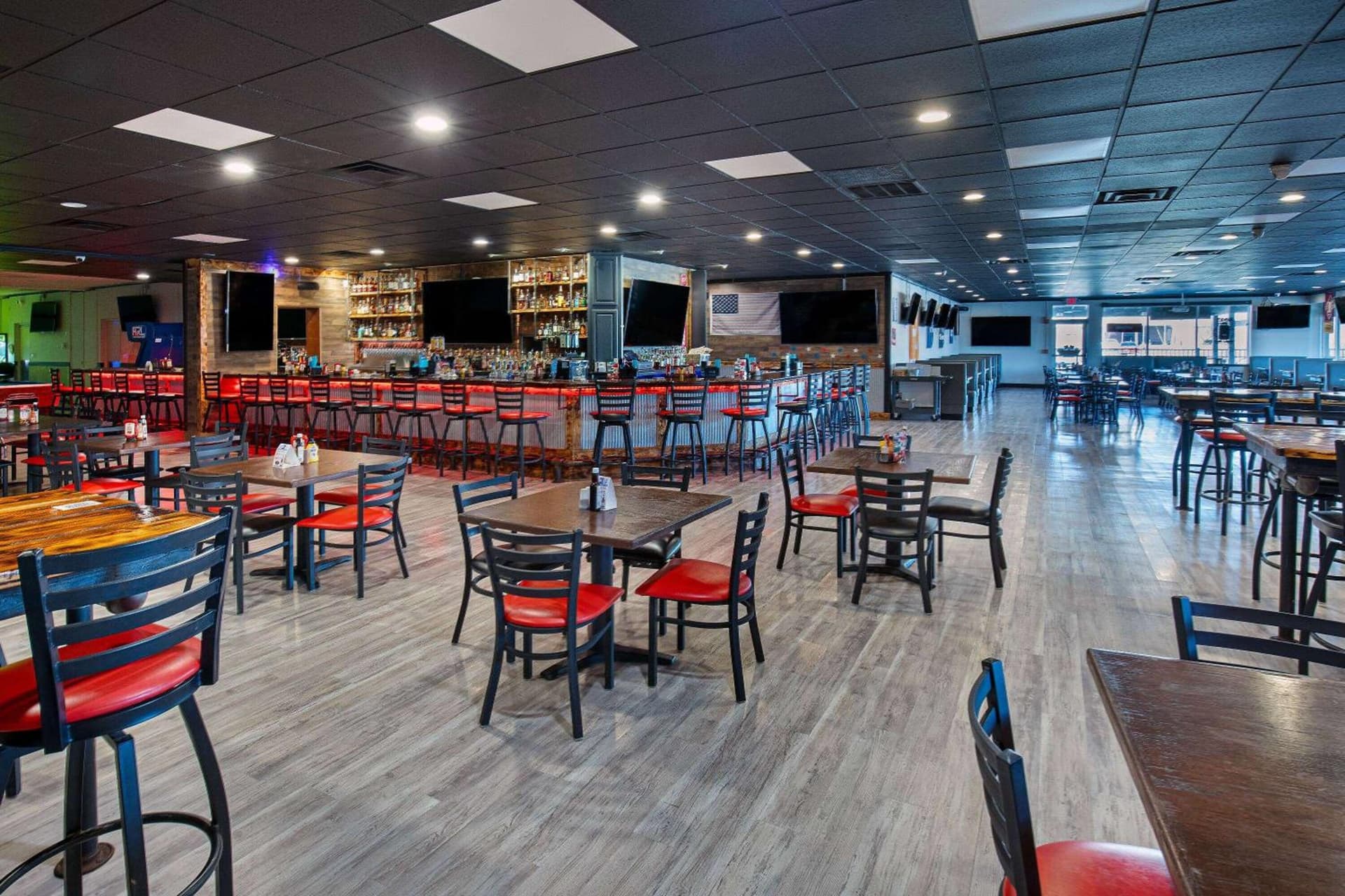 Ramada by Wyndham Bowling Green interior in Bowling Green, KY — gallery photo 2