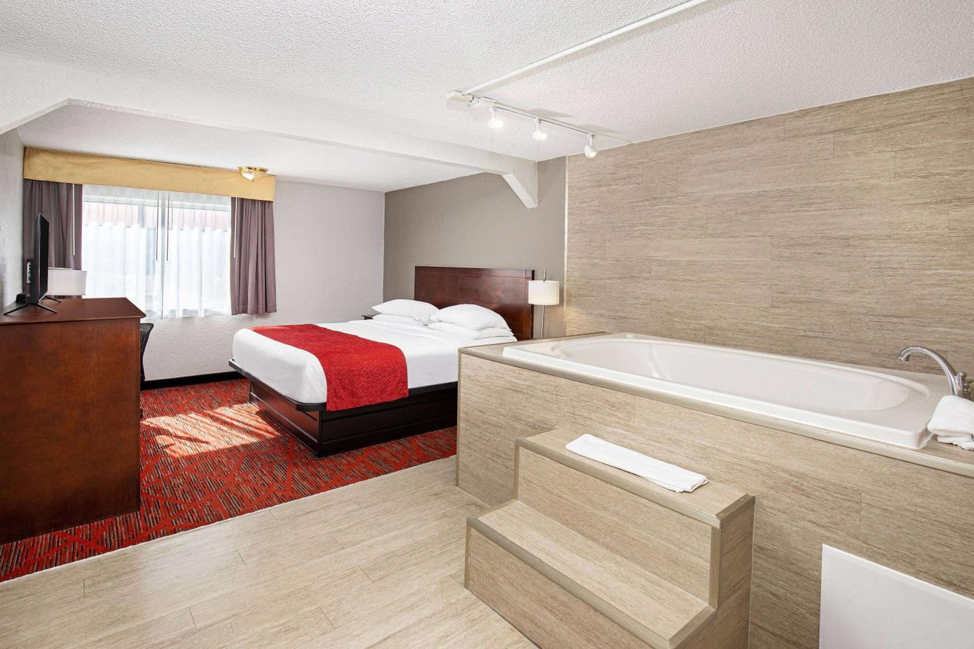 Ramada by Wyndham Bowling Green gallery photo in Bowling Green, KY — image 21