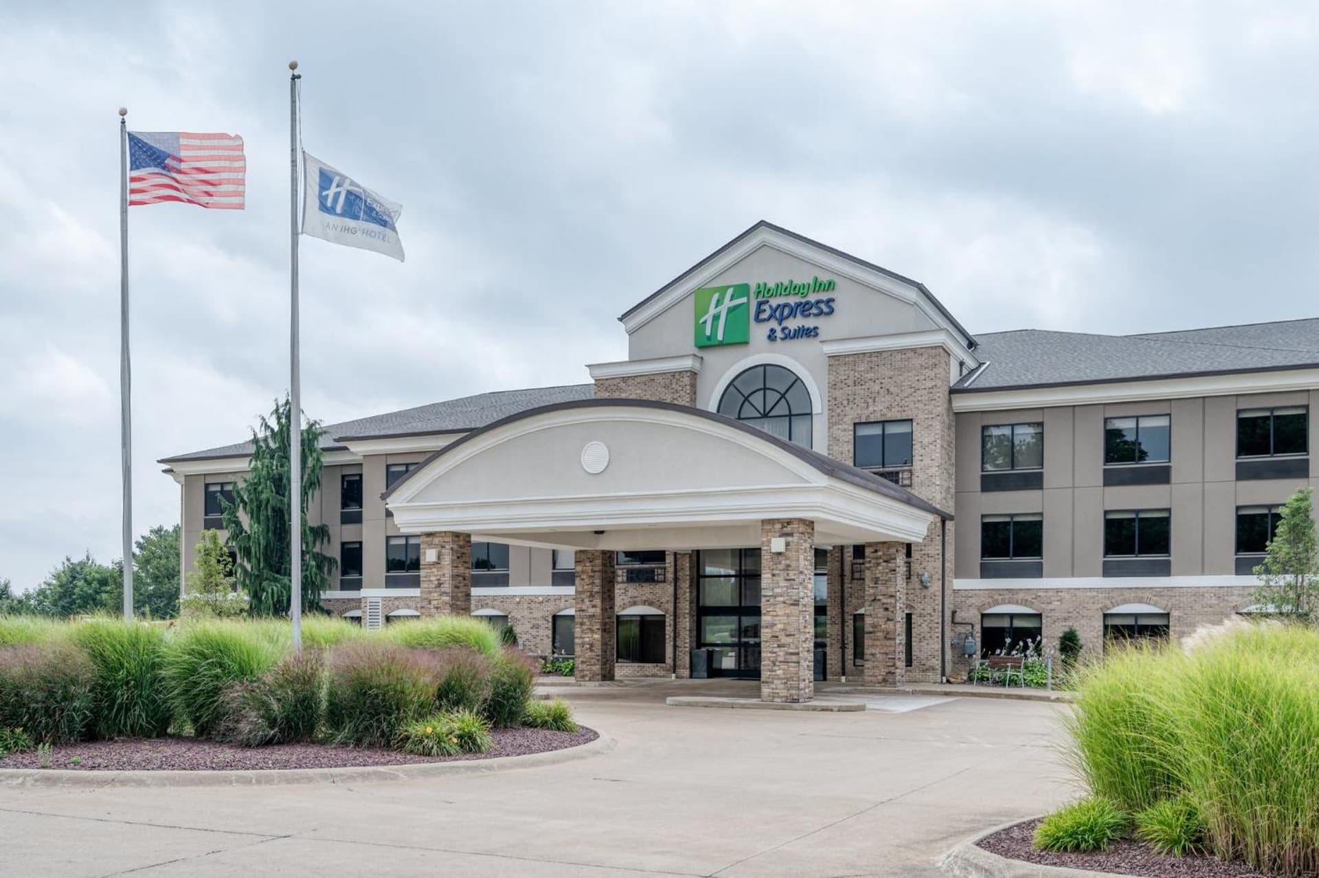 Holiday Inn Express & Suites Wadsworth by IHG featured exterior or lobby in Wadsworth, OH — similar hotel