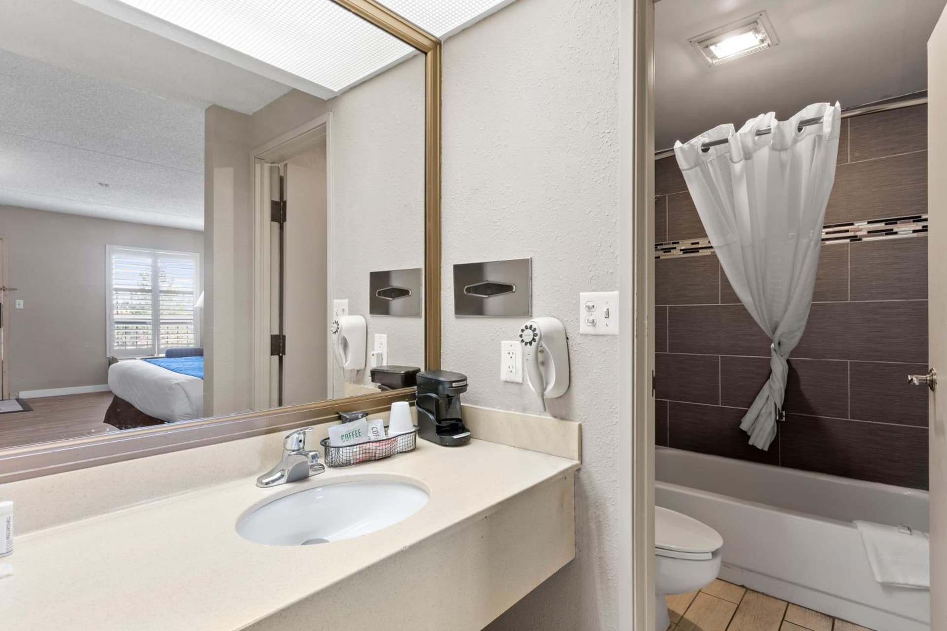 Travelodge by Wyndham Pueblo gallery photo in Pueblo, CO — image 12