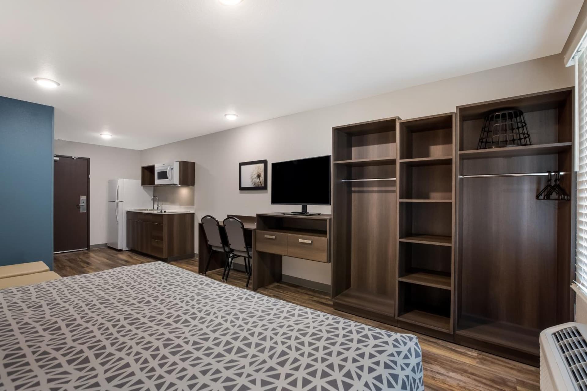 WoodSpring Suites Corona gallery photo in Corona, CA — image 30
