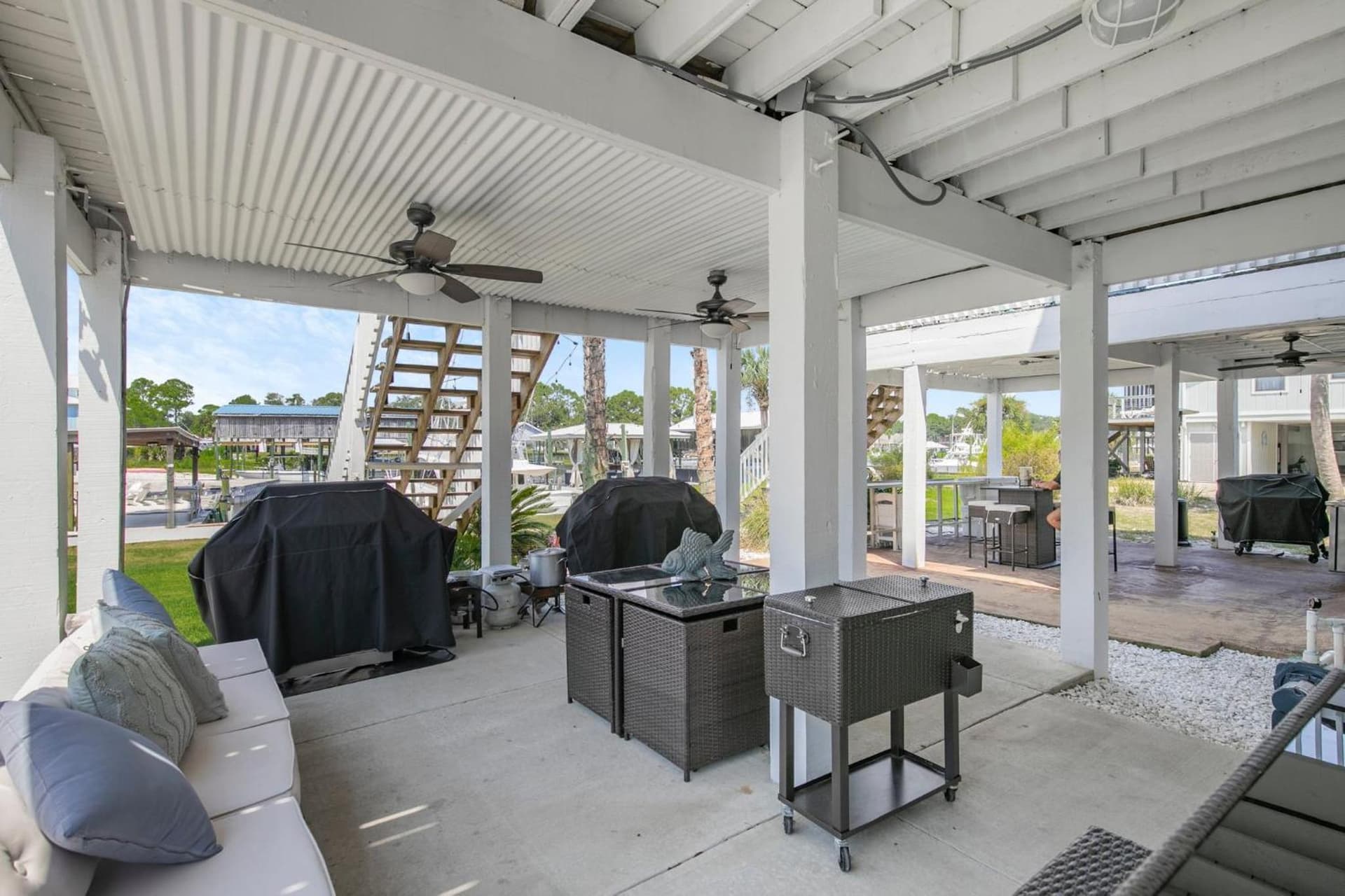 Water front Getaway w. Boat Docks / Fishing interior in Orange Beach, AL — gallery photo 2