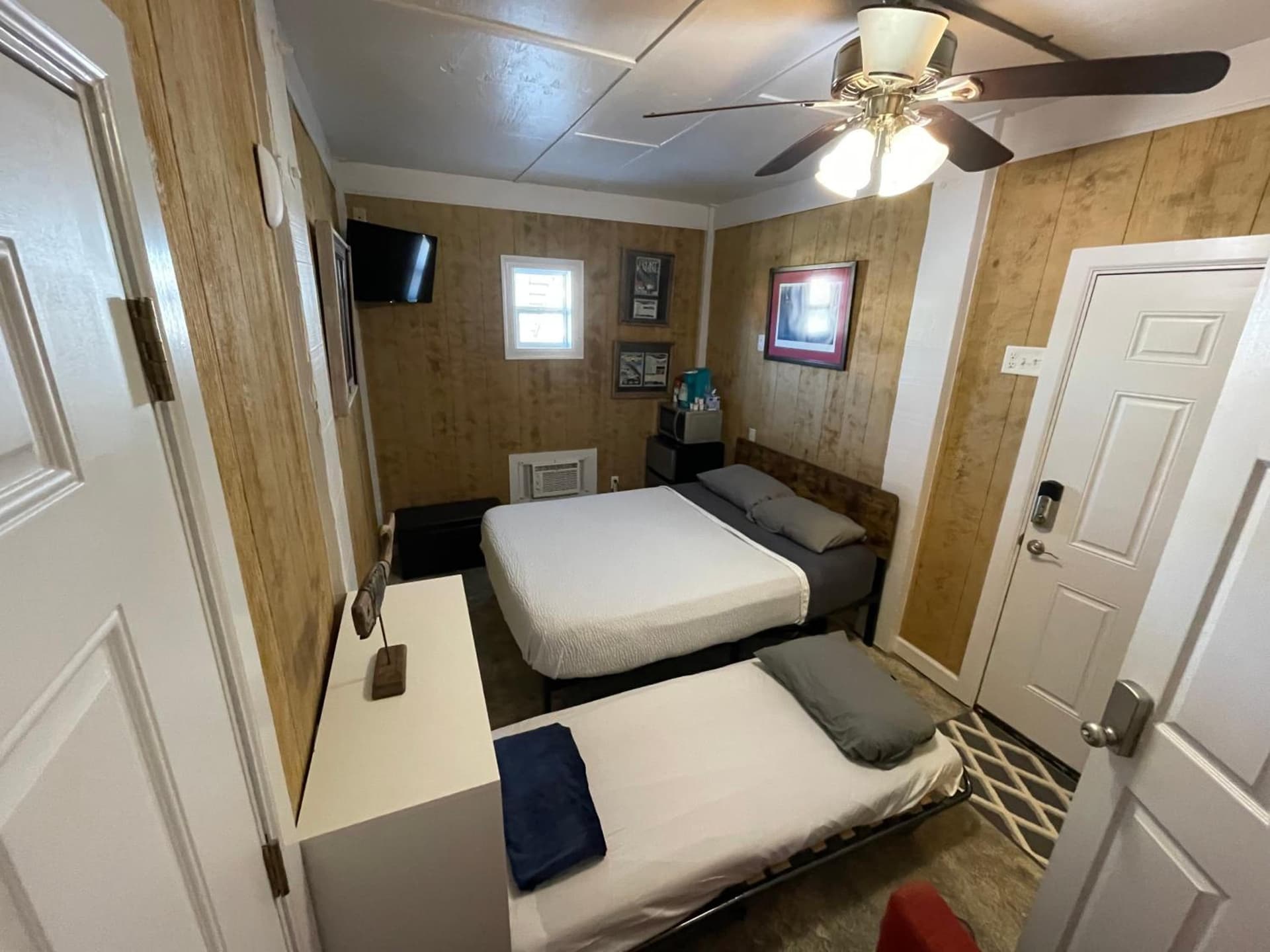 Water front Getaway w. Boat Docks / Fishing property views in Orange Beach, AL — gallery photo 3