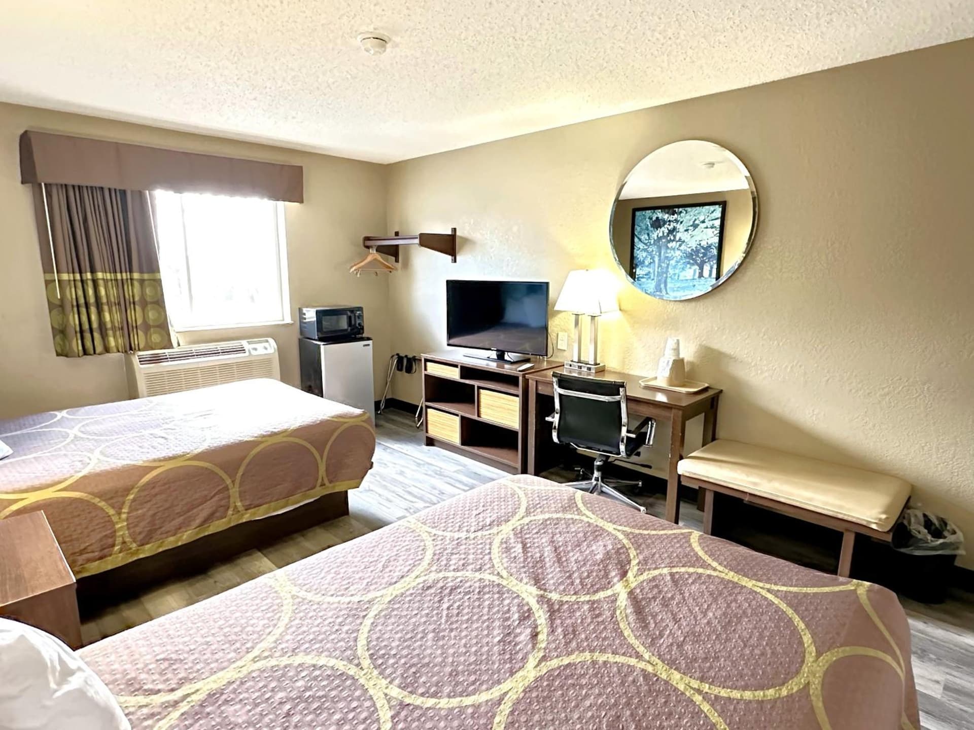 Super 8 by Wyndham Latham - Albany Airport property views in Latham, NY — gallery photo 3