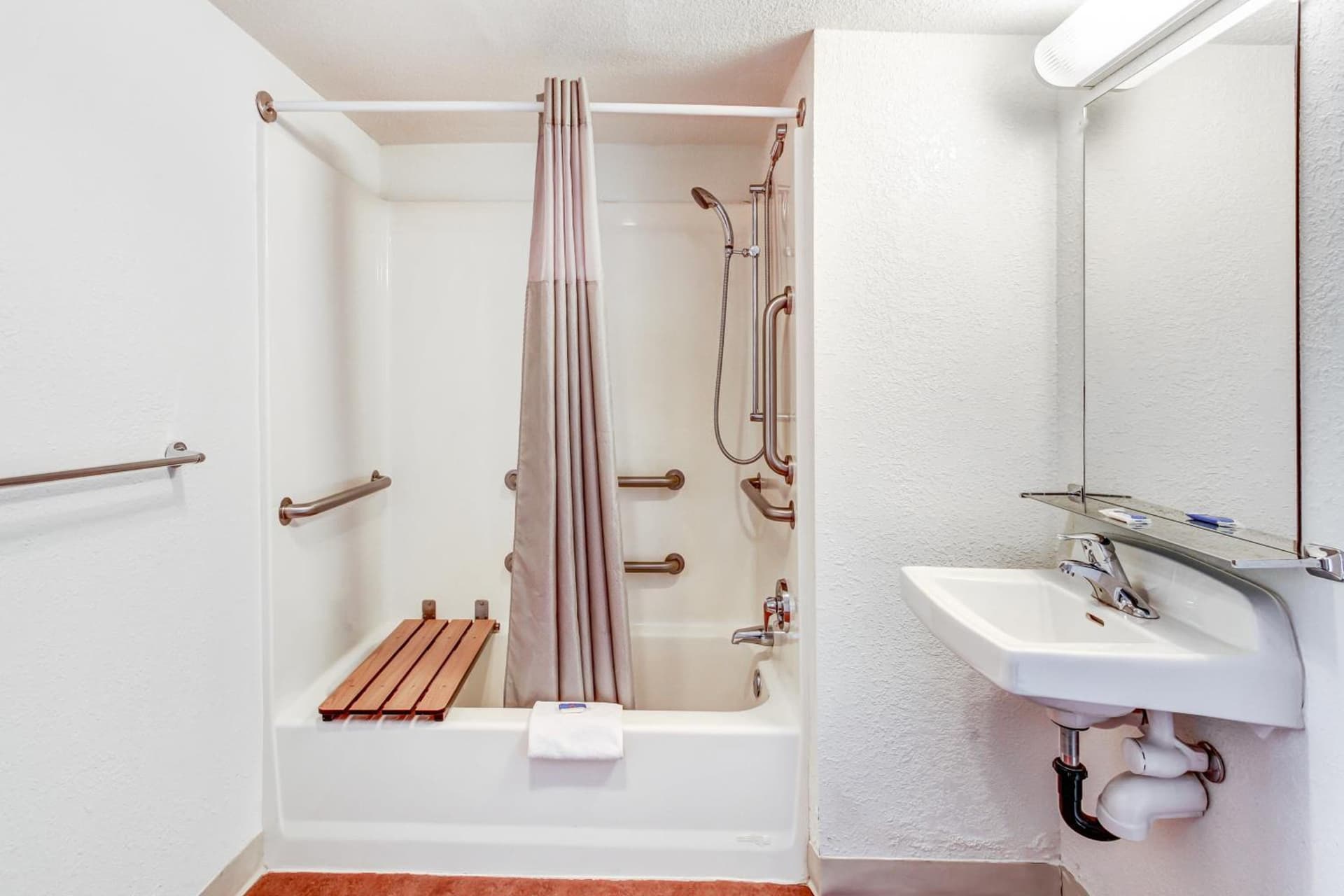 Motel 6-Medford, OR - North gallery photo in Medford, OR — image 43