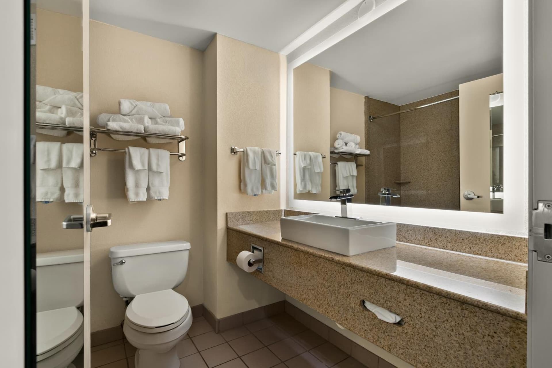 Ramada by Wyndham Harrisburg/Hershey Area gallery photo in Harrisburg, PA — image 42