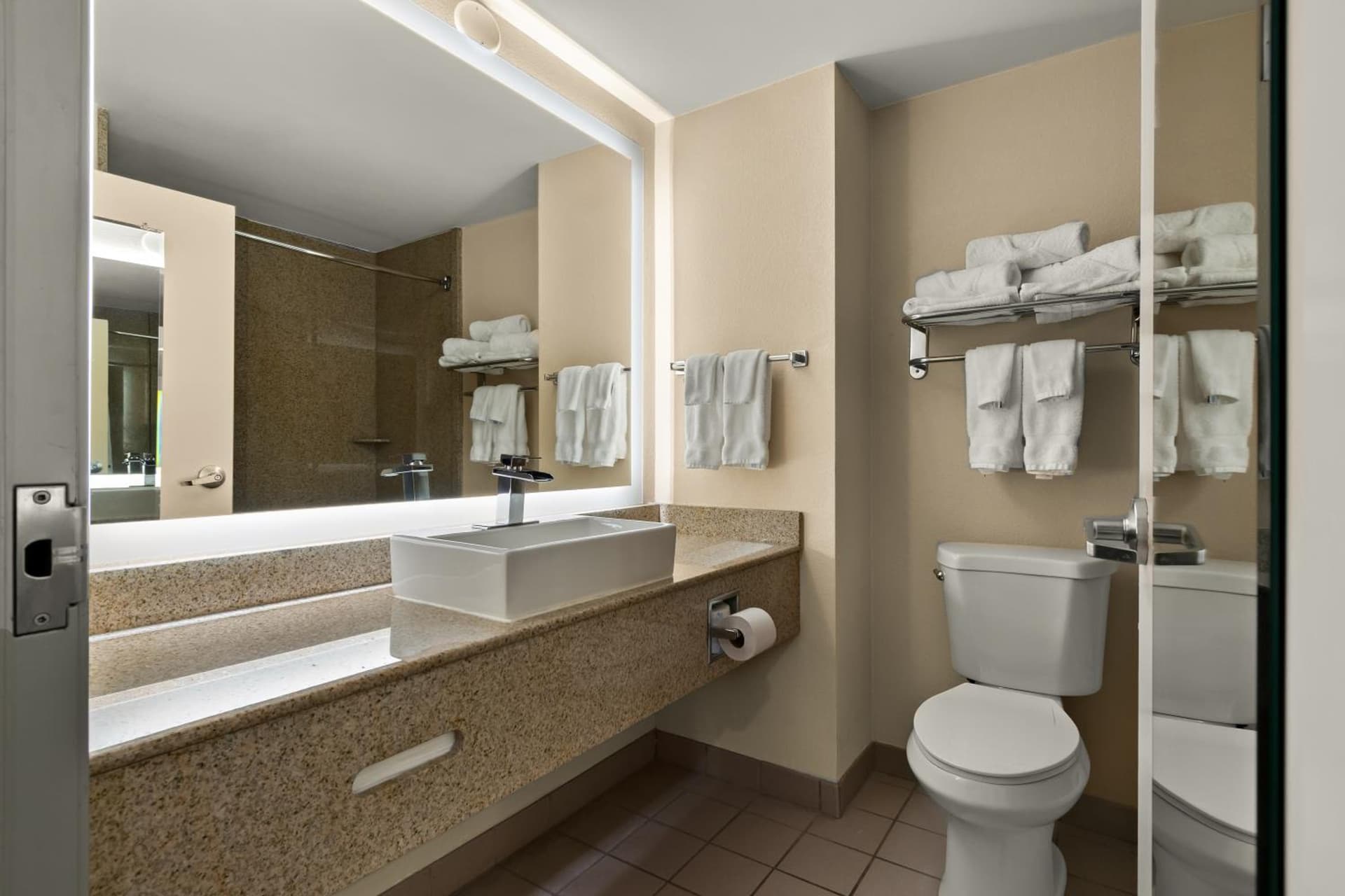 Ramada by Wyndham Harrisburg/Hershey Area gallery photo in Harrisburg, PA — image 49