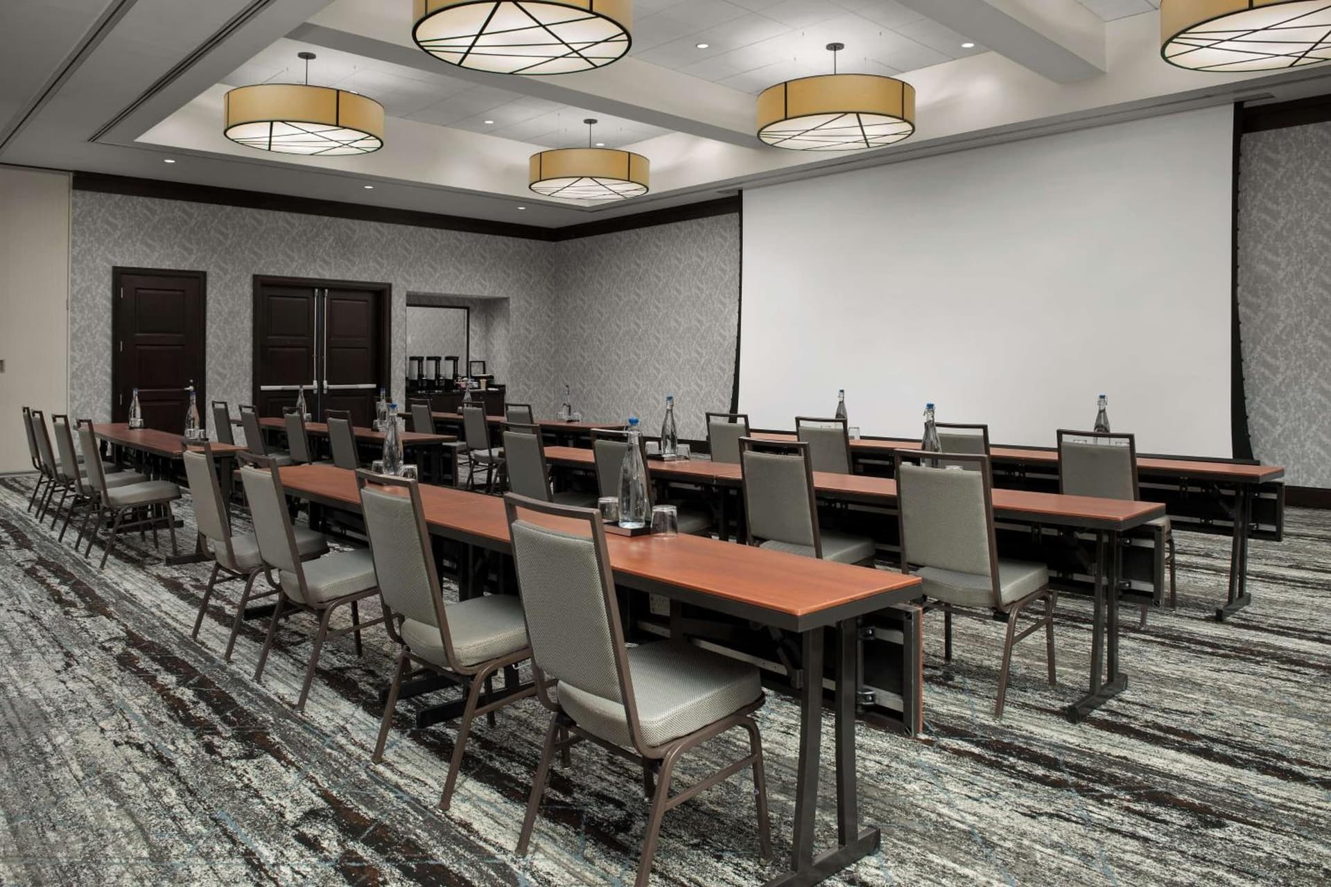 Embassy Suites Springfield gallery photo in Springfield, VA — image 71