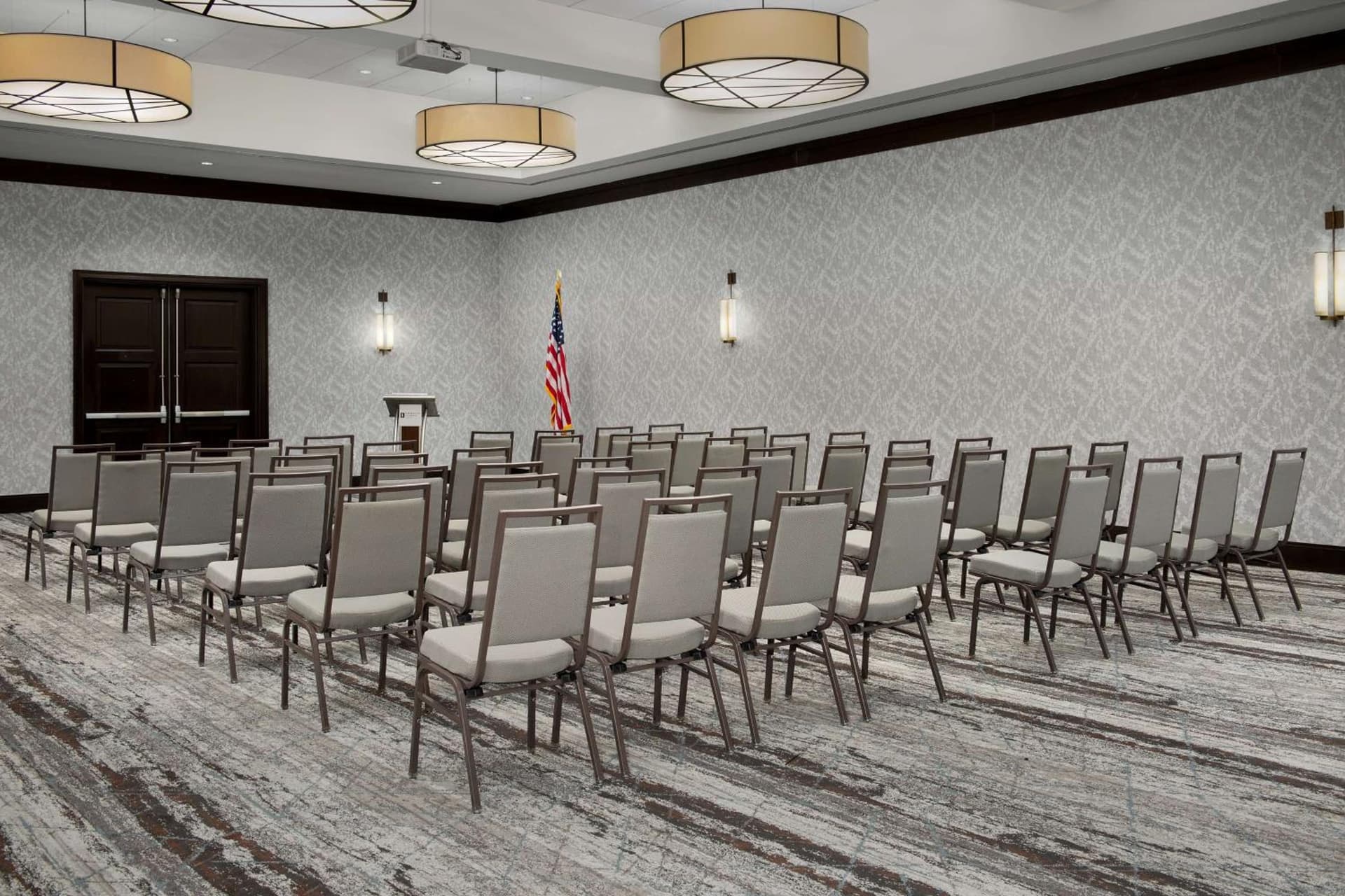 Embassy Suites Springfield gallery photo in Springfield, VA — image 5