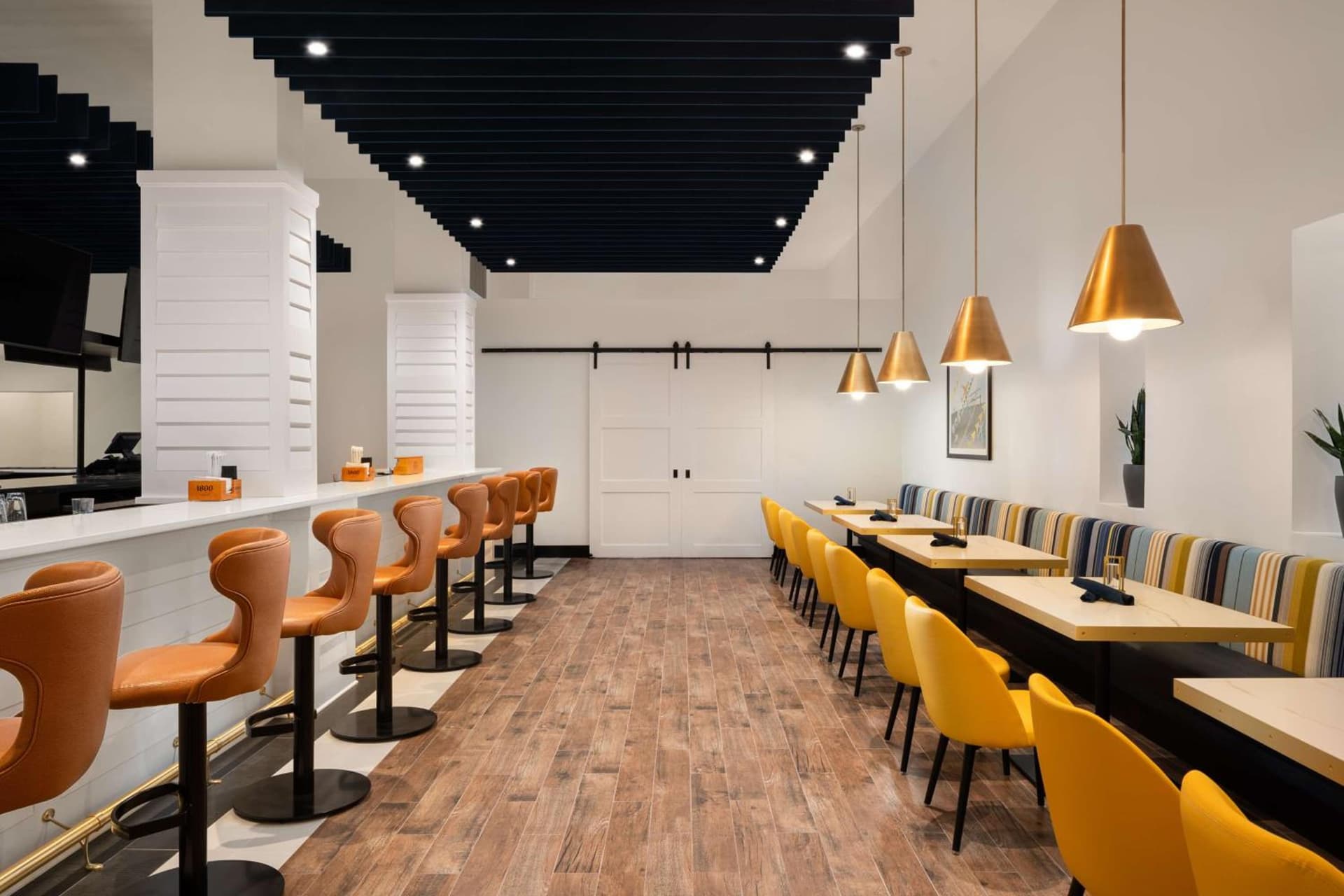 DoubleTree by Hilton Norfolk Airport interior in Norfolk, VA — gallery photo 2