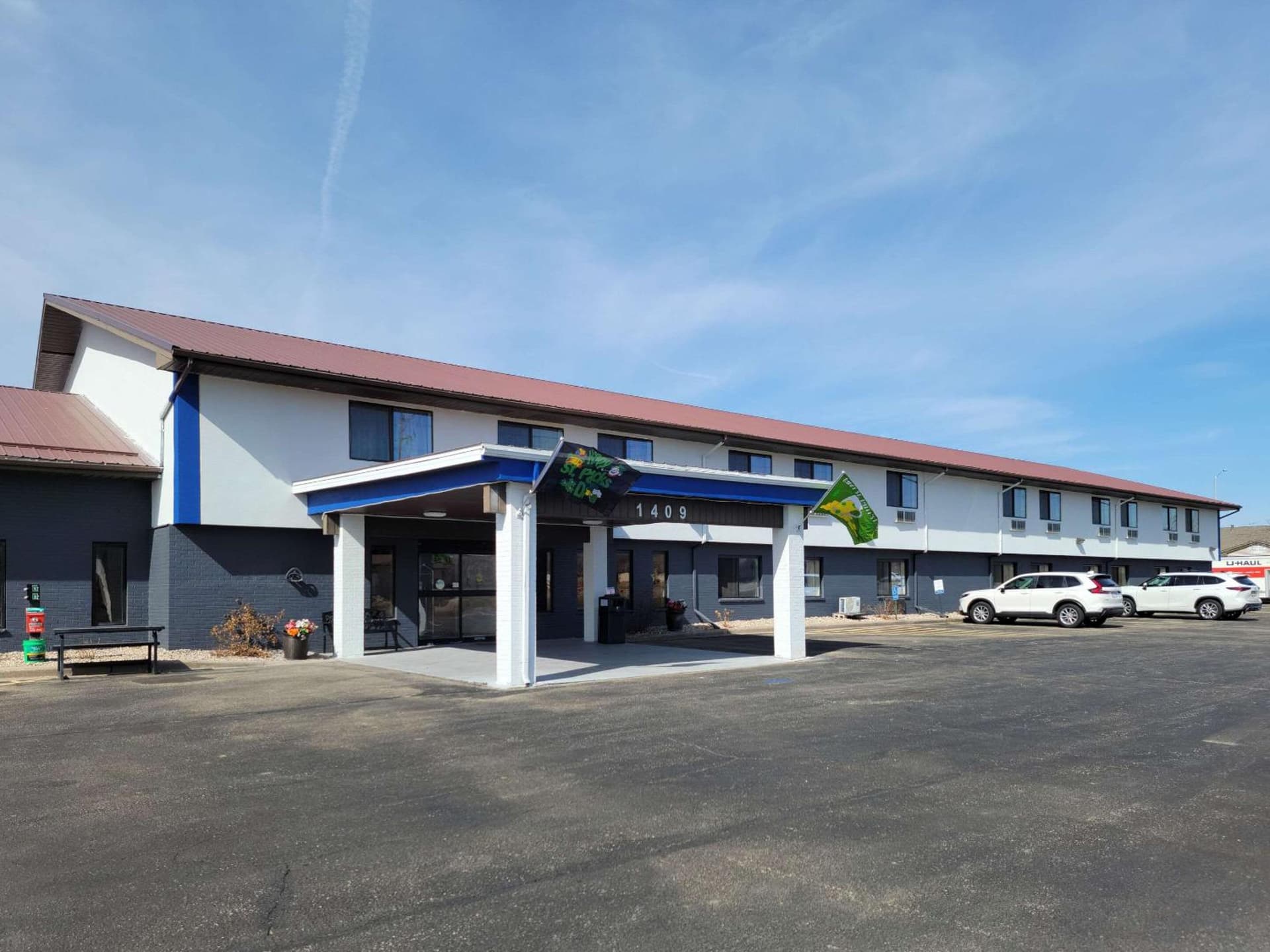 Quality Inn New London interior in New London, WI — gallery photo 2