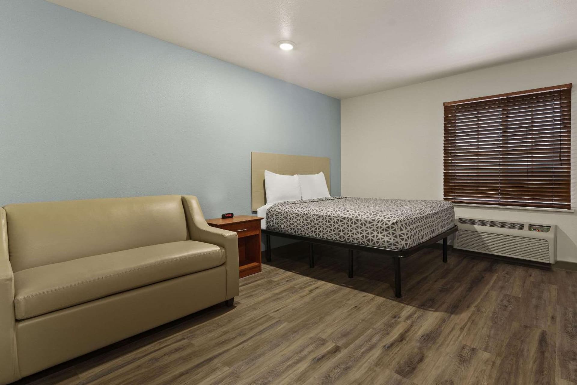 WoodSpring Suites Johnson City gallery photo in Johnson City, TN — image 24