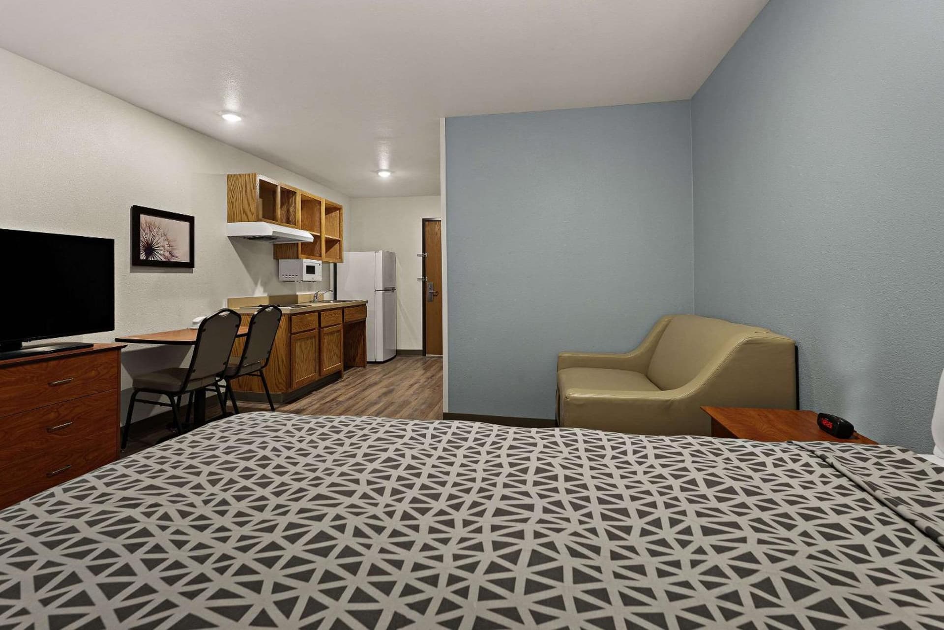 WoodSpring Suites Johnson City gallery photo in Johnson City, TN — image 22