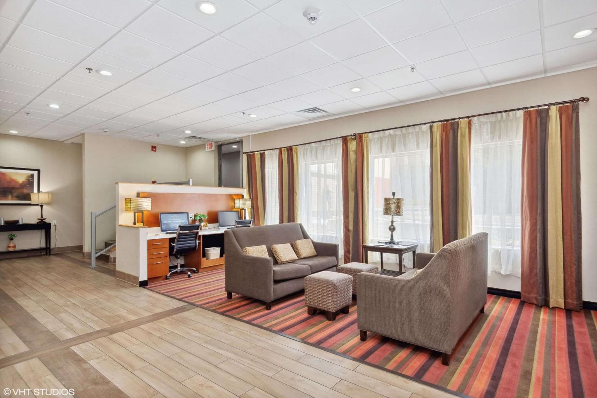 Quality Inn & Suites Morgantown - University Area interior in Morgantown, WV — gallery photo 2