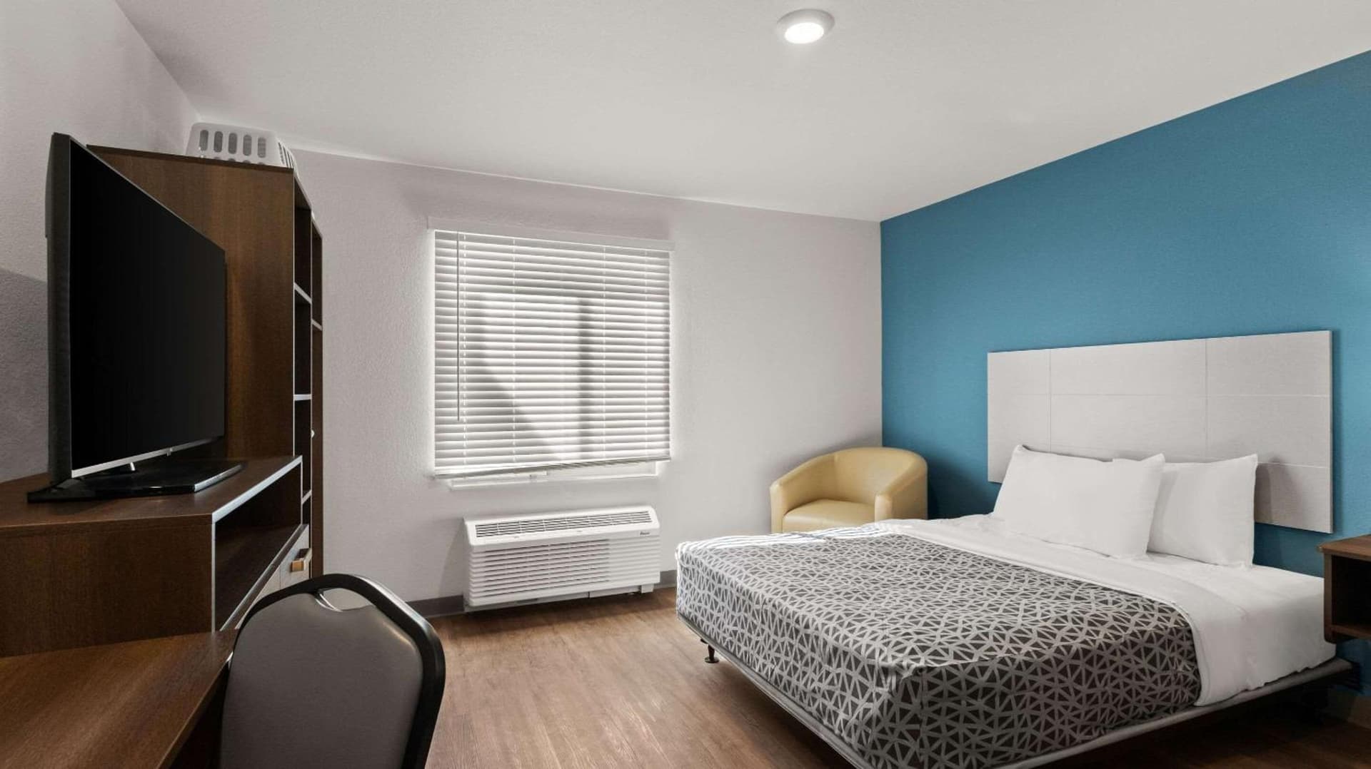 WoodSpring Suites Greeley gallery photo in Greeley, CO — image 8