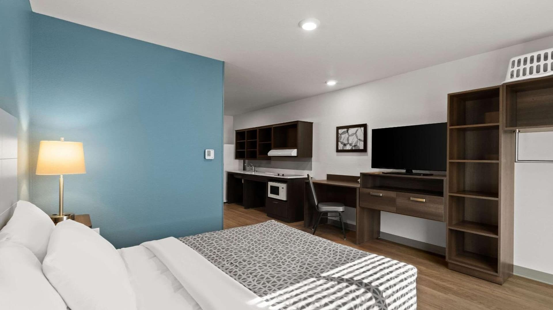 WoodSpring Suites Greeley gallery photo in Greeley, CO — image 9