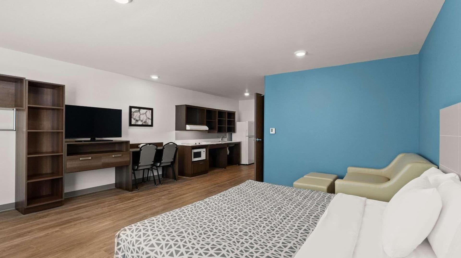 WoodSpring Suites Greeley gallery photo in Greeley, CO — image 13