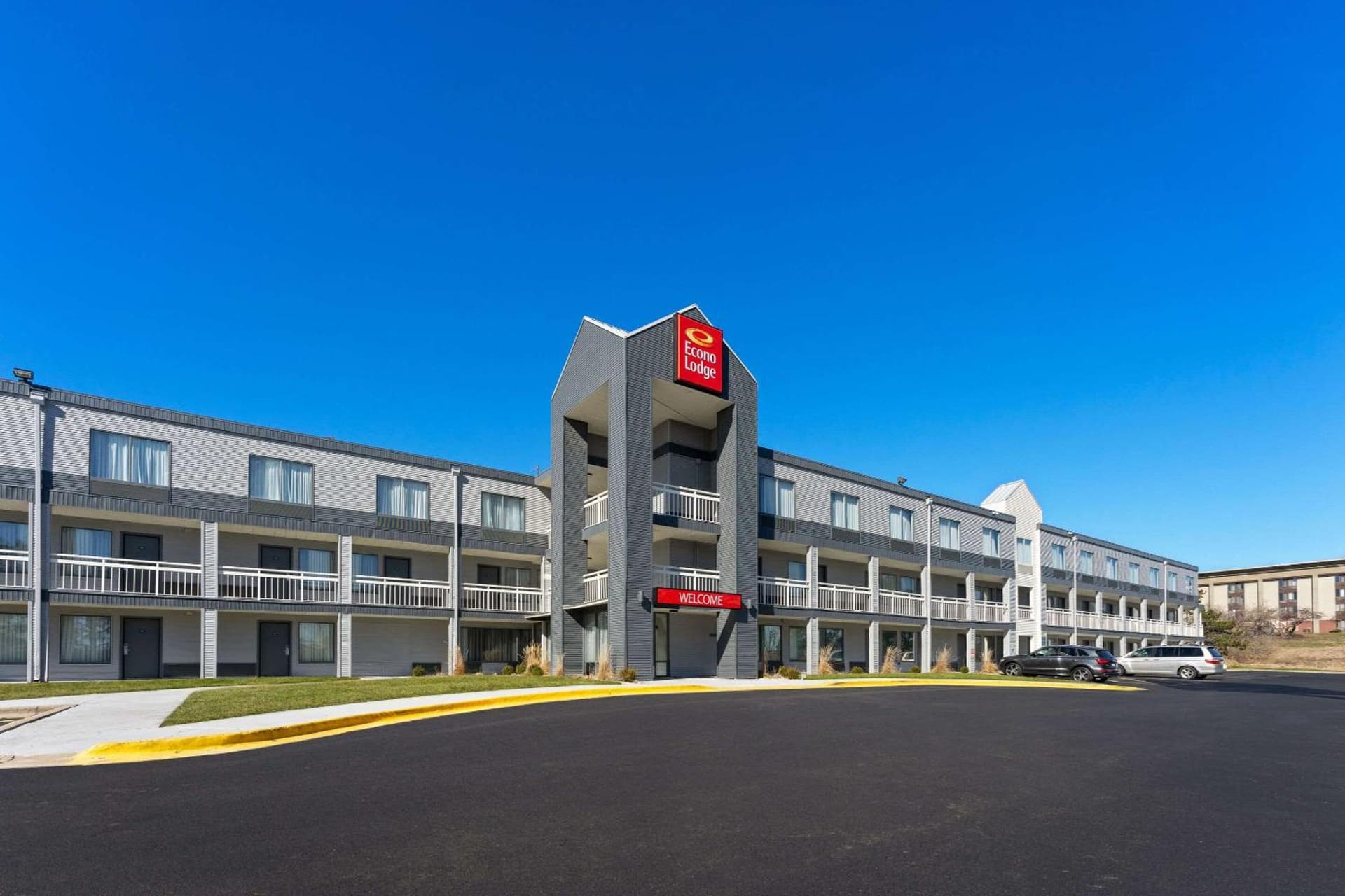 Econo Lodge Rockford Casino Area exterior or lobby in Rockford, IL — main listing photo