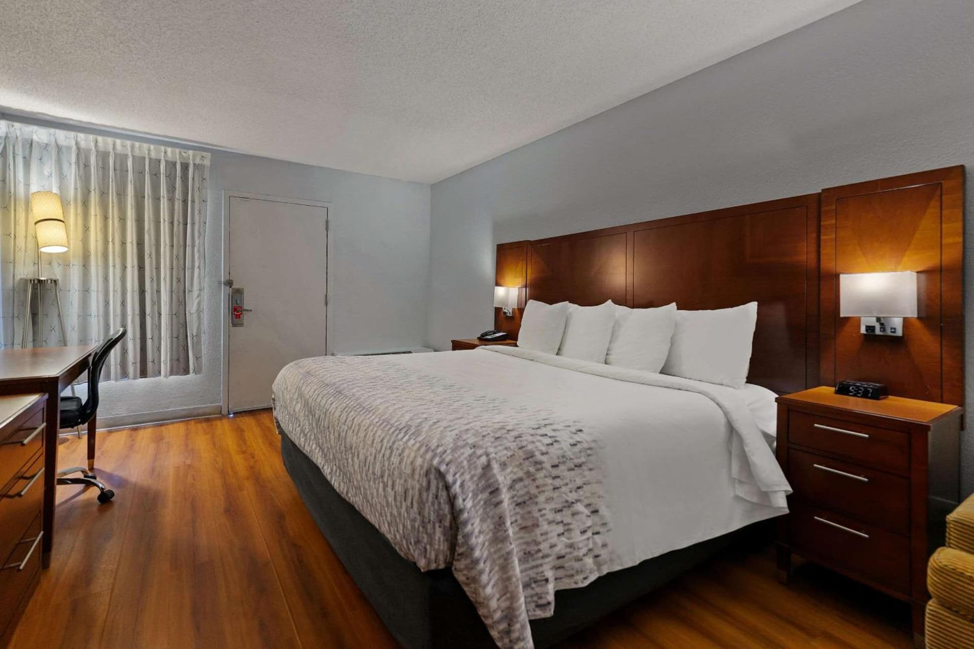 Econo Lodge Rockford Casino Area gallery photo in Rockford, IL — image 42
