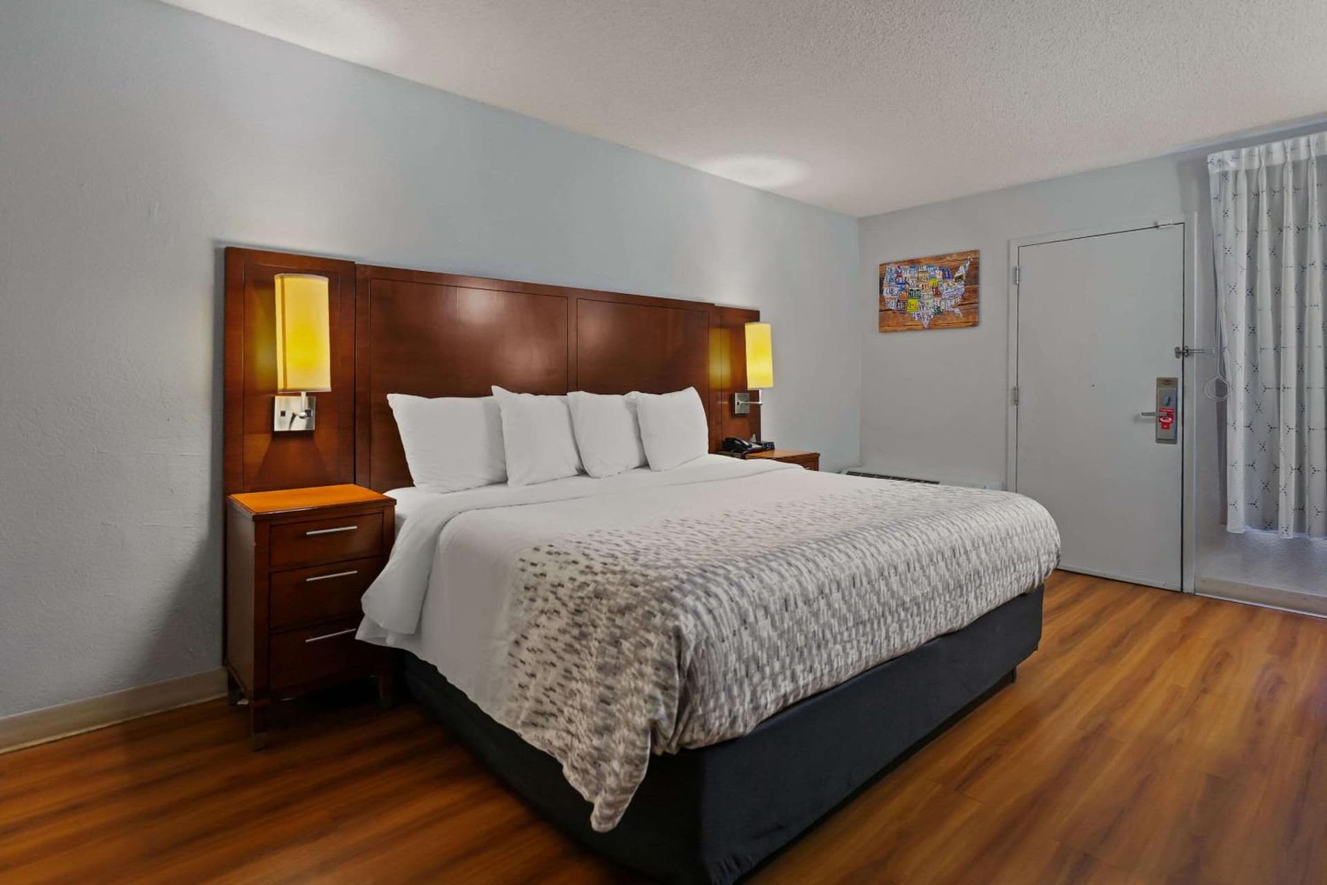 Econo Lodge Rockford Casino Area gallery photo in Rockford, IL — image 41