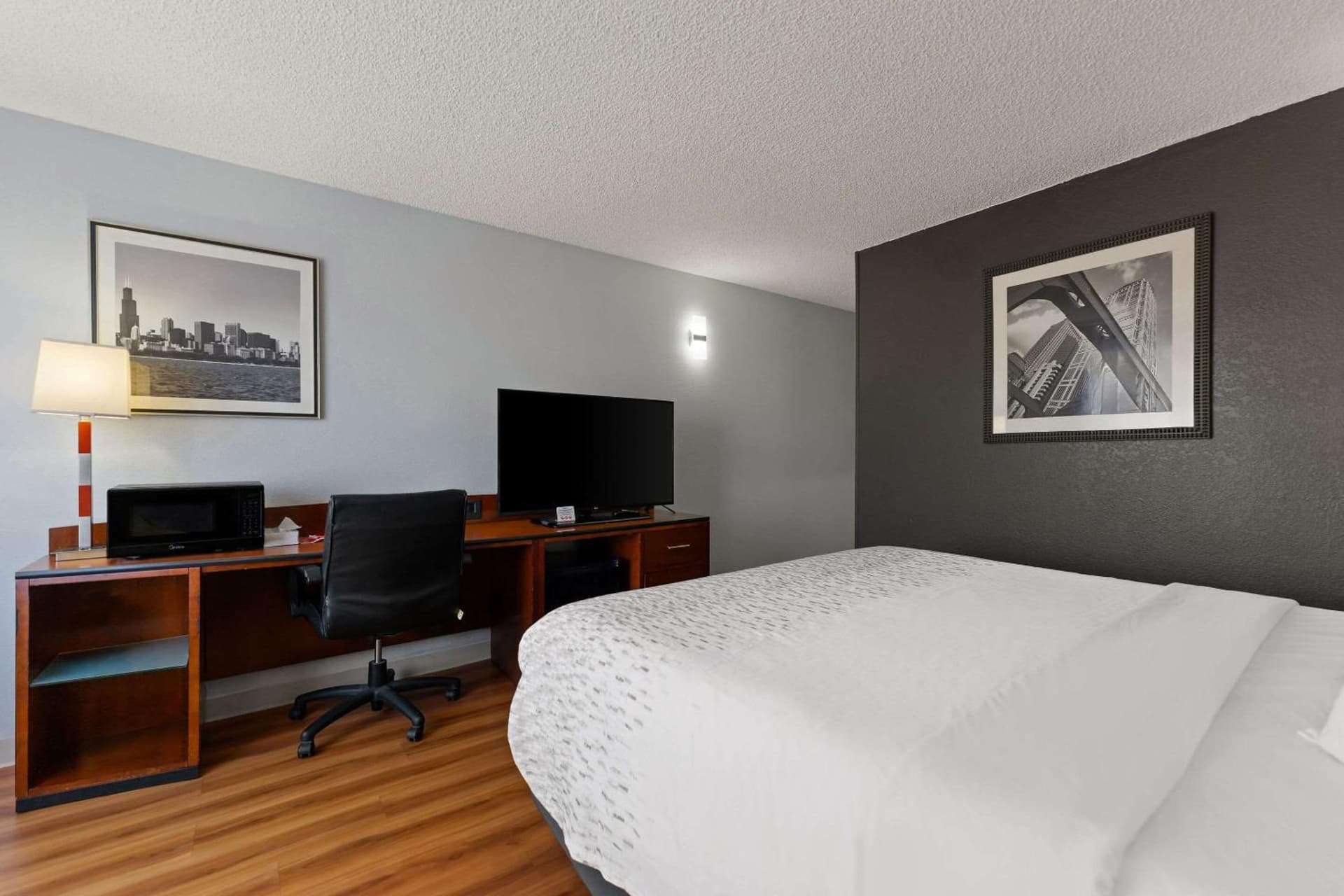 Econo Lodge Rockford Casino Area gallery photo in Rockford, IL — image 49