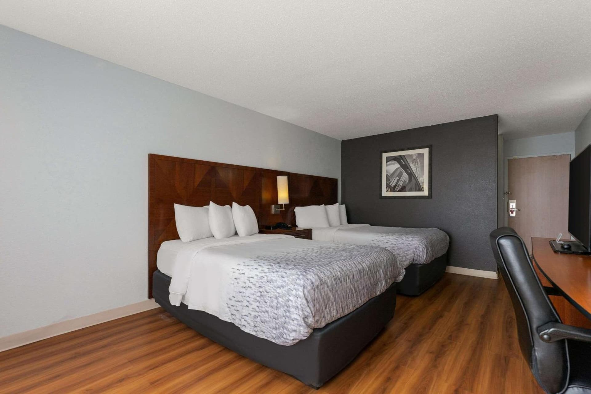 Econo Lodge Rockford Casino Area gallery photo in Rockford, IL — image 4