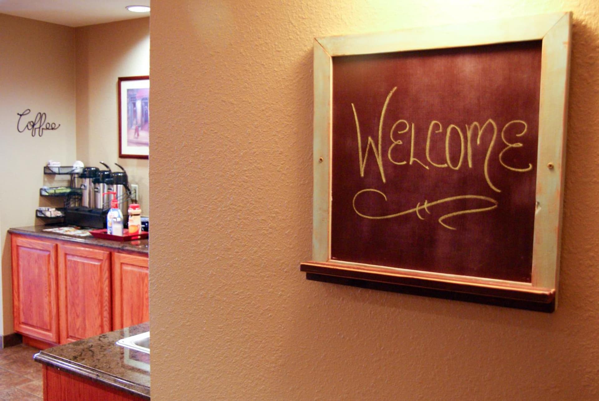Country Hearth Inn & Suites Edwardsville gallery photo in Edwardsville, IL — image 24