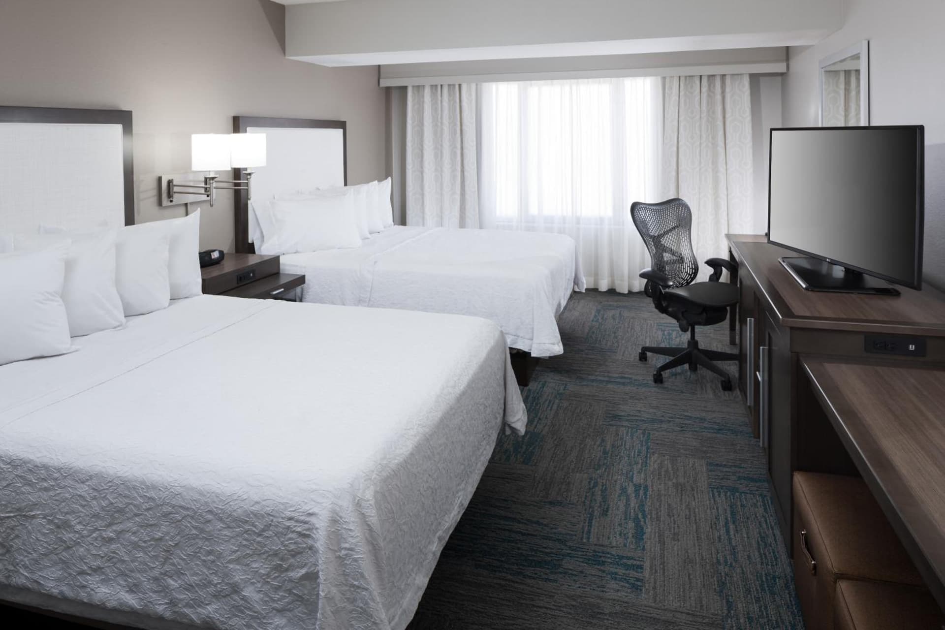Hampton Inn St Louis- at the Arch interior in Saint Louis, MO — gallery photo 2