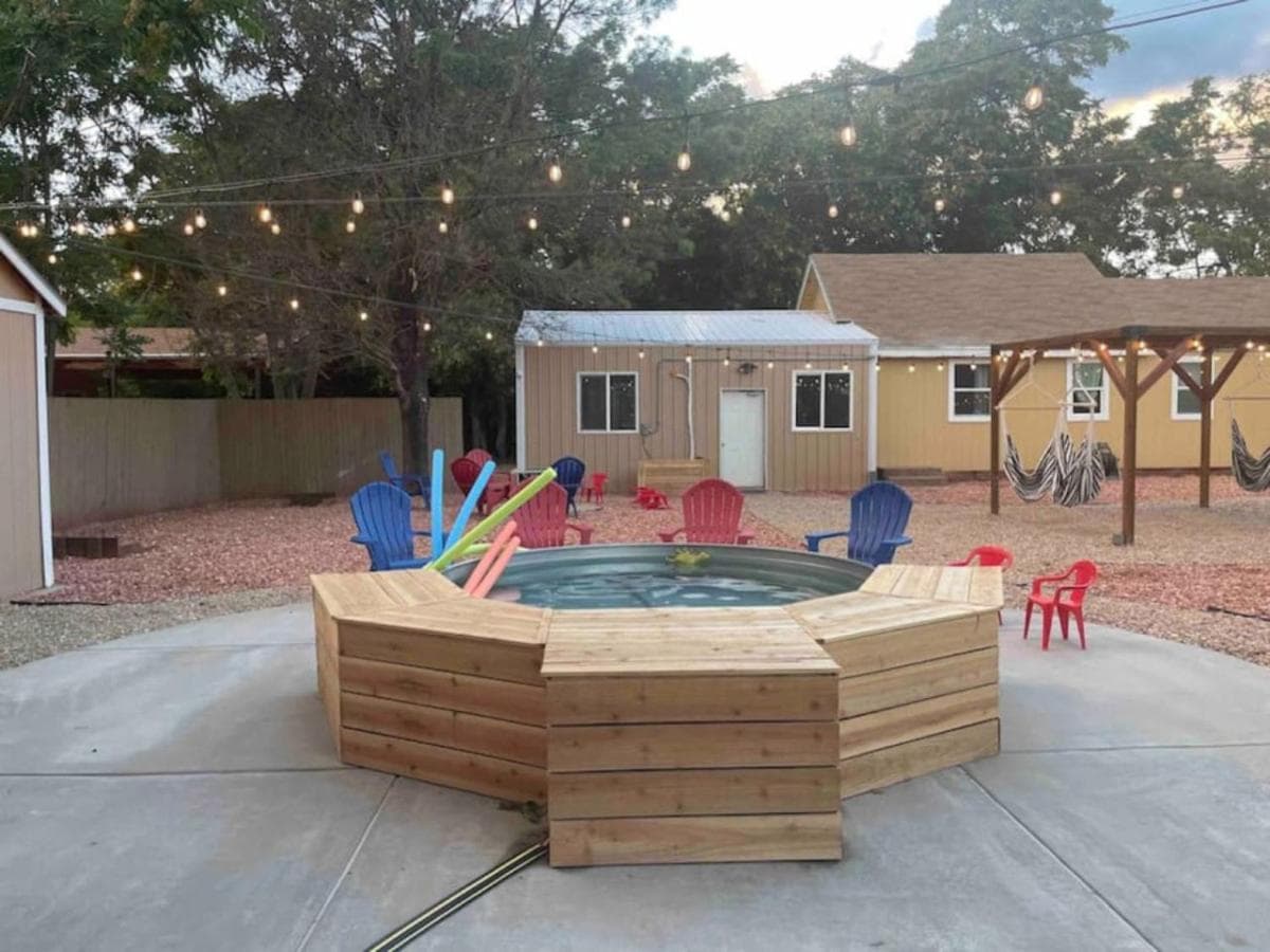 Pet-Friendly Apartment in Downtown Kanab | Hot Tub property views in Kanab, UT — gallery photo 3