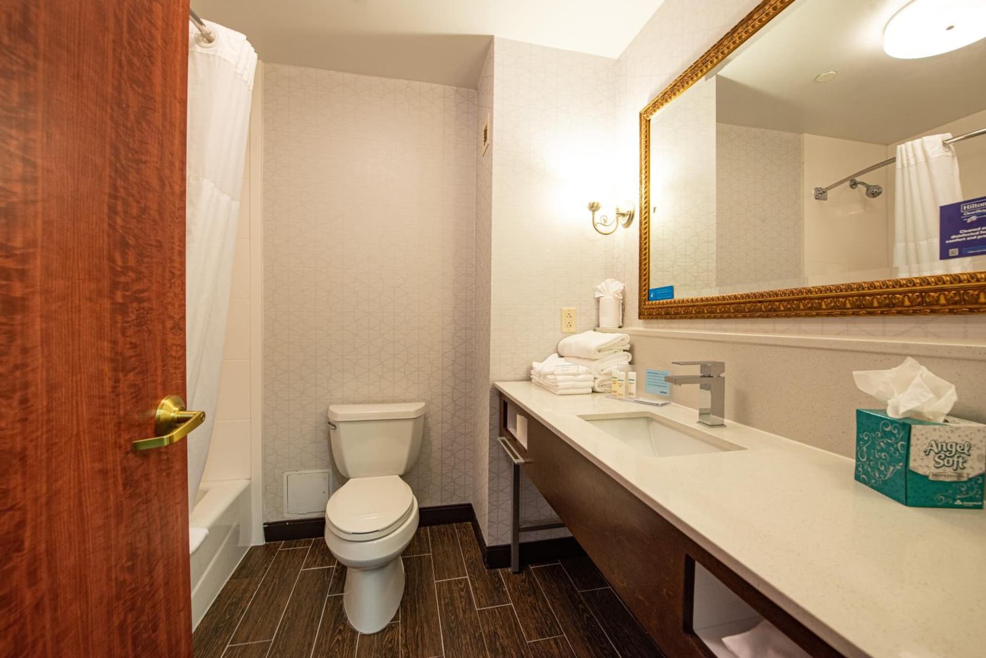 Hampton Inn & Suites By Hilton - Rockville Centre gallery photo in Rockville Centre, NY — image 21