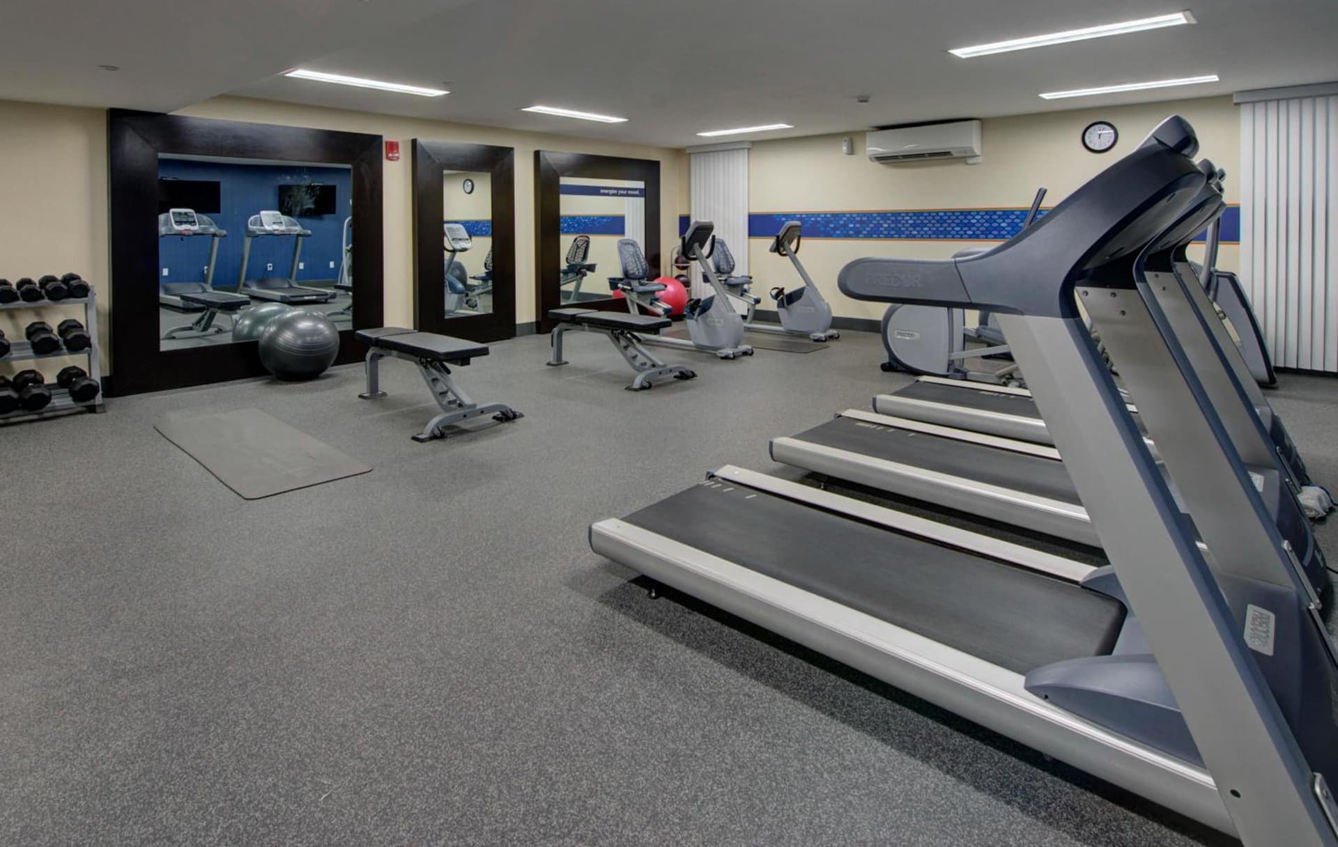 Hampton Inn & Suites By Hilton - Rockville Centre gallery photo in Rockville Centre, NY — image 4