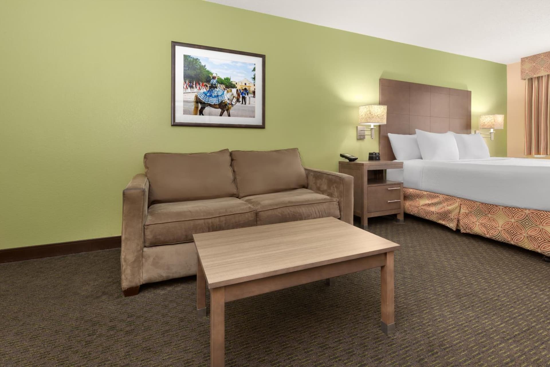 La Quinta by Wyndham San Antonio Medical Ctr. NW property views in San Antonio, TX — gallery photo 3