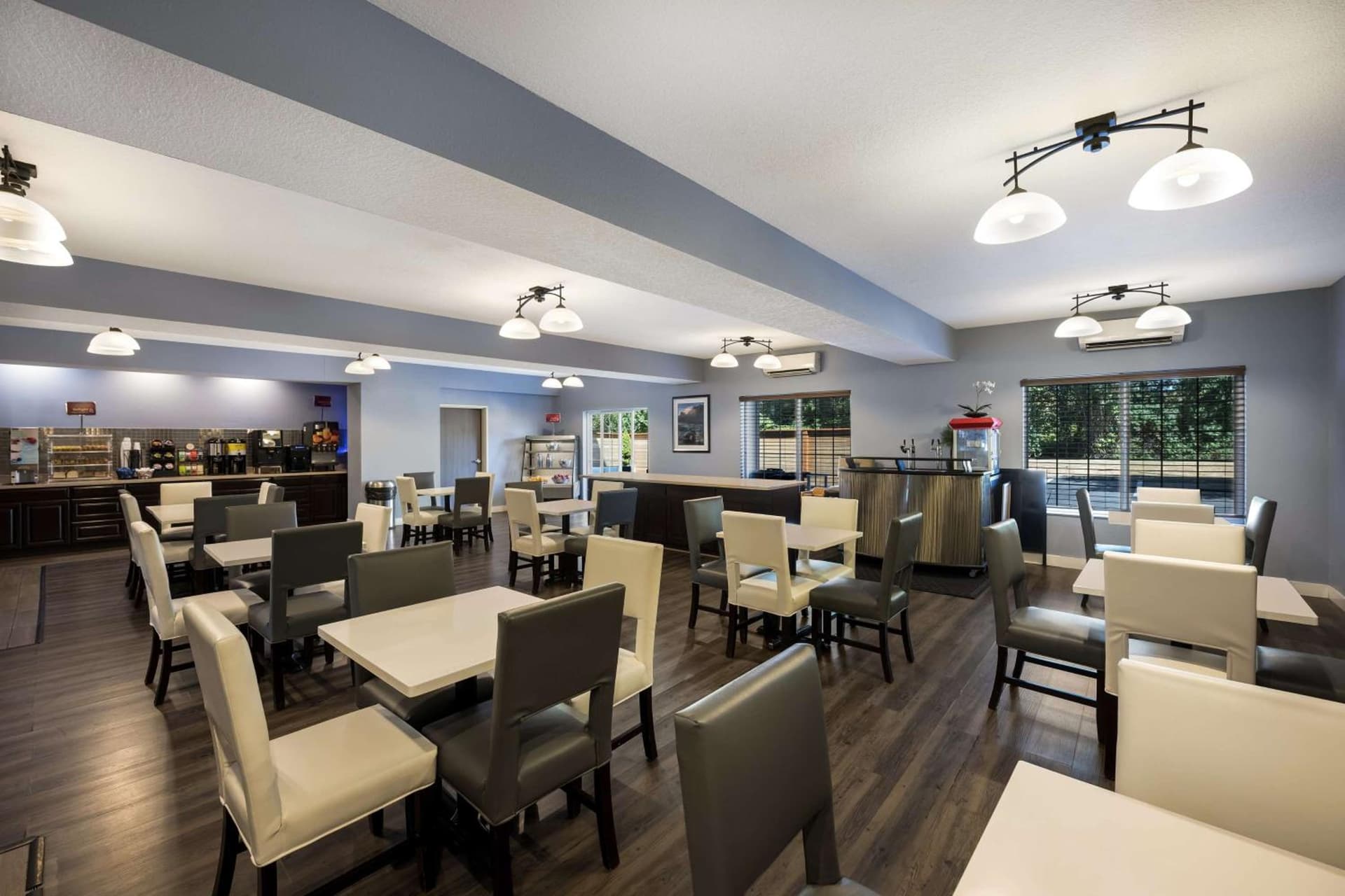 Best Western PLUS Mountain View Auburn Inn property views in Auburn, WA — gallery photo 3