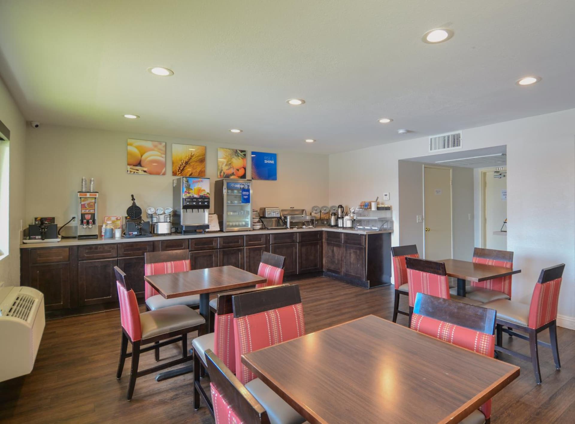 Comfort Inn & Suites Moreno Valley near March Air Reserve Base property views in Moreno Valley, CA — gallery photo 3
