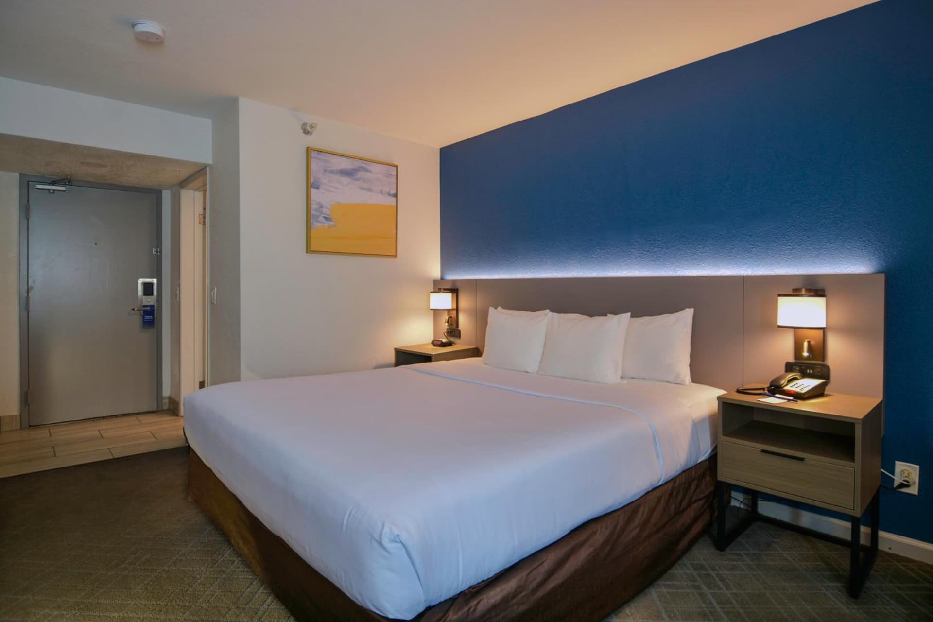 Comfort Inn & Suites Moreno Valley near March Air Reserve Base gallery photo in Moreno Valley, CA — image 11