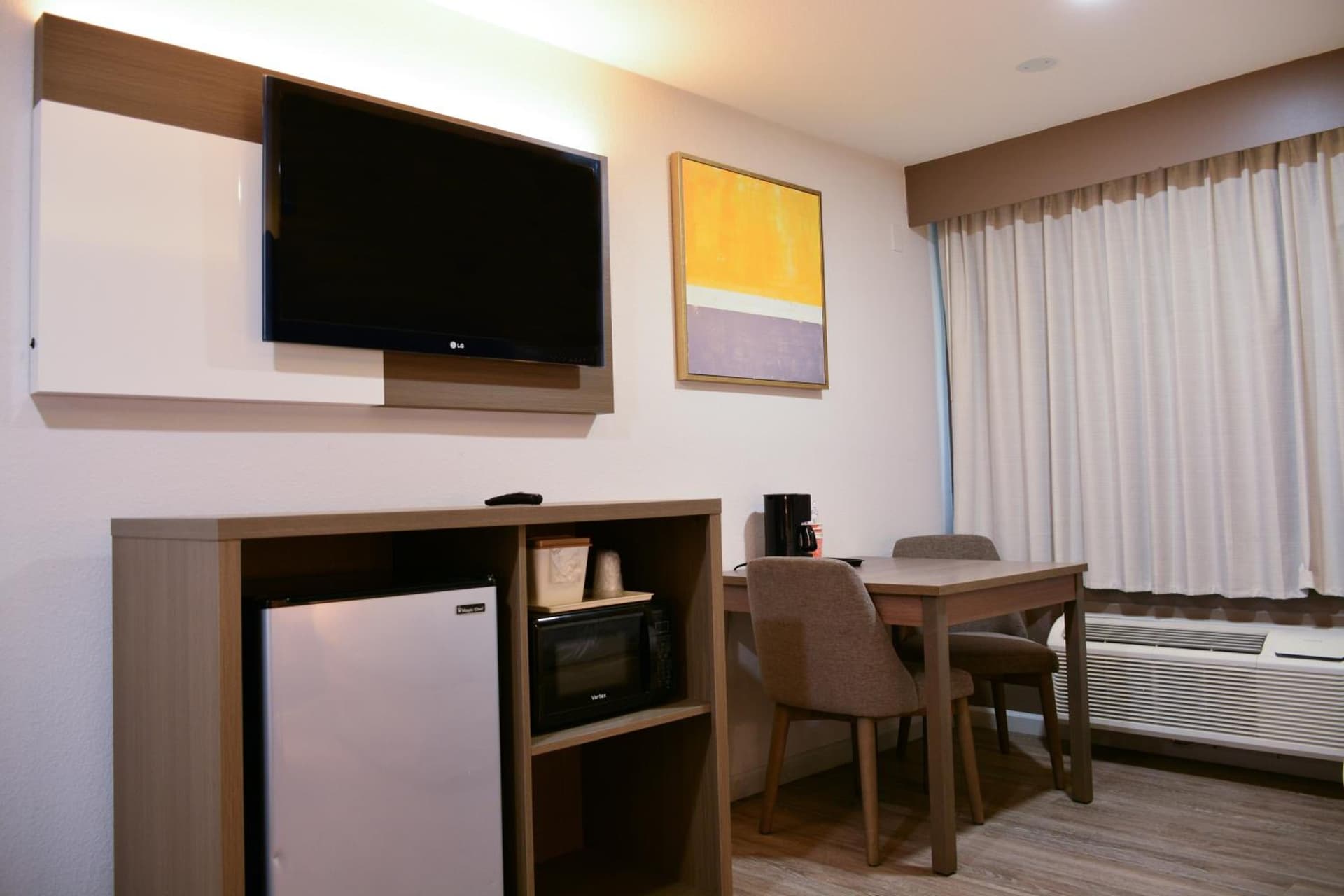 Comfort Inn & Suites Moreno Valley near March Air Reserve Base gallery photo in Moreno Valley, CA — image 59