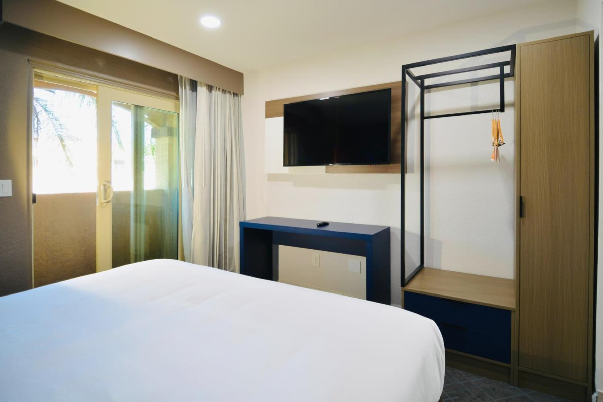 Comfort Inn & Suites Moreno Valley near March Air Reserve Base gallery photo in Moreno Valley, CA — image 42