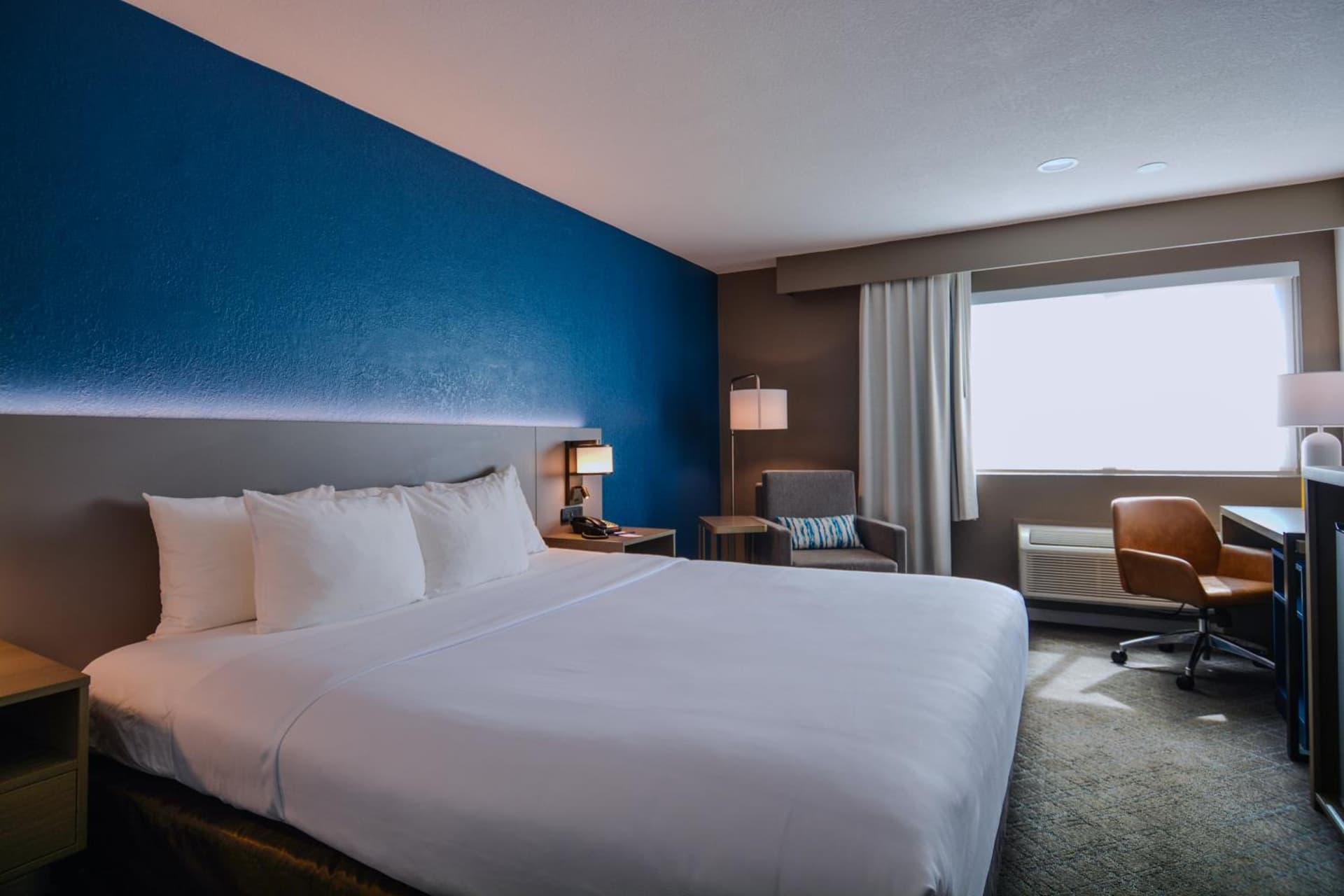 Comfort Inn & Suites Moreno Valley near March Air Reserve Base gallery photo in Moreno Valley, CA — image 67