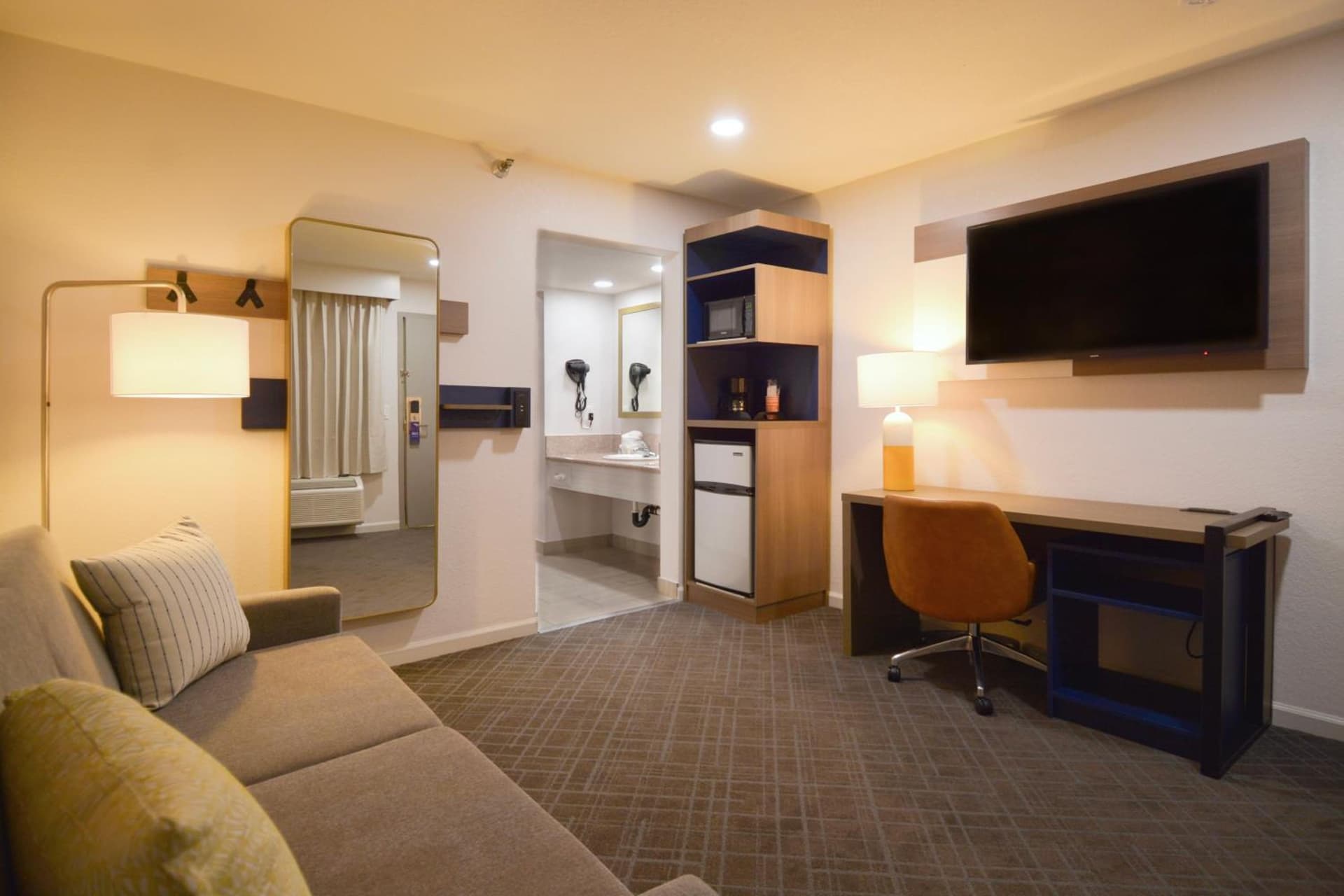 Comfort Inn & Suites Moreno Valley near March Air Reserve Base gallery photo in Moreno Valley, CA — image 21