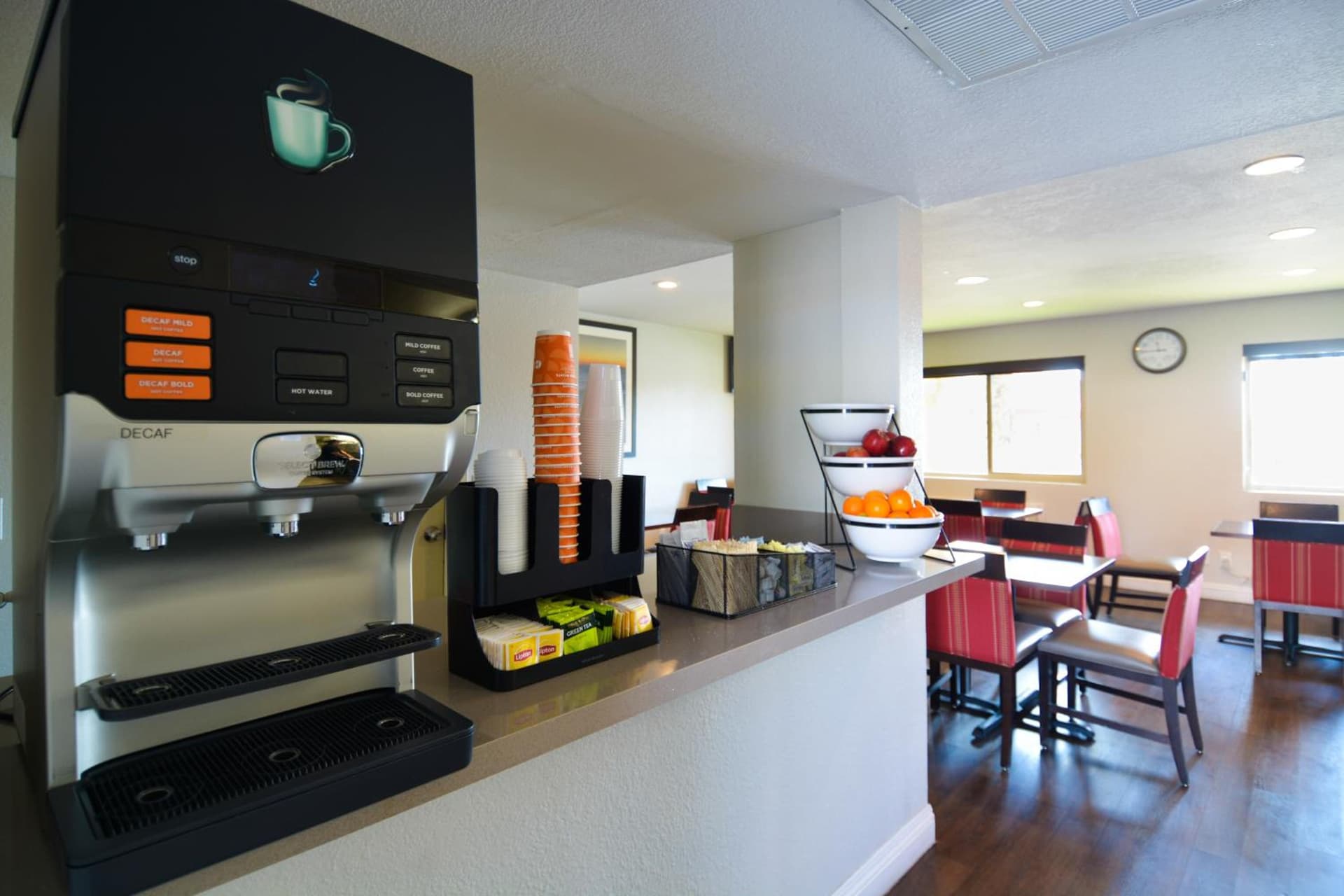 Comfort Inn & Suites Moreno Valley near March Air Reserve Base gallery photo in Moreno Valley, CA — image 18