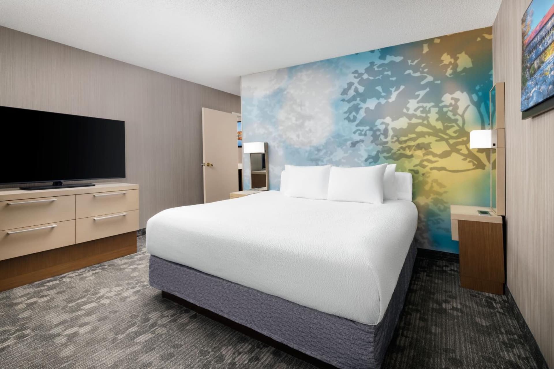 Courtyard by Marriott Concord gallery photo in Concord, NH — image 12