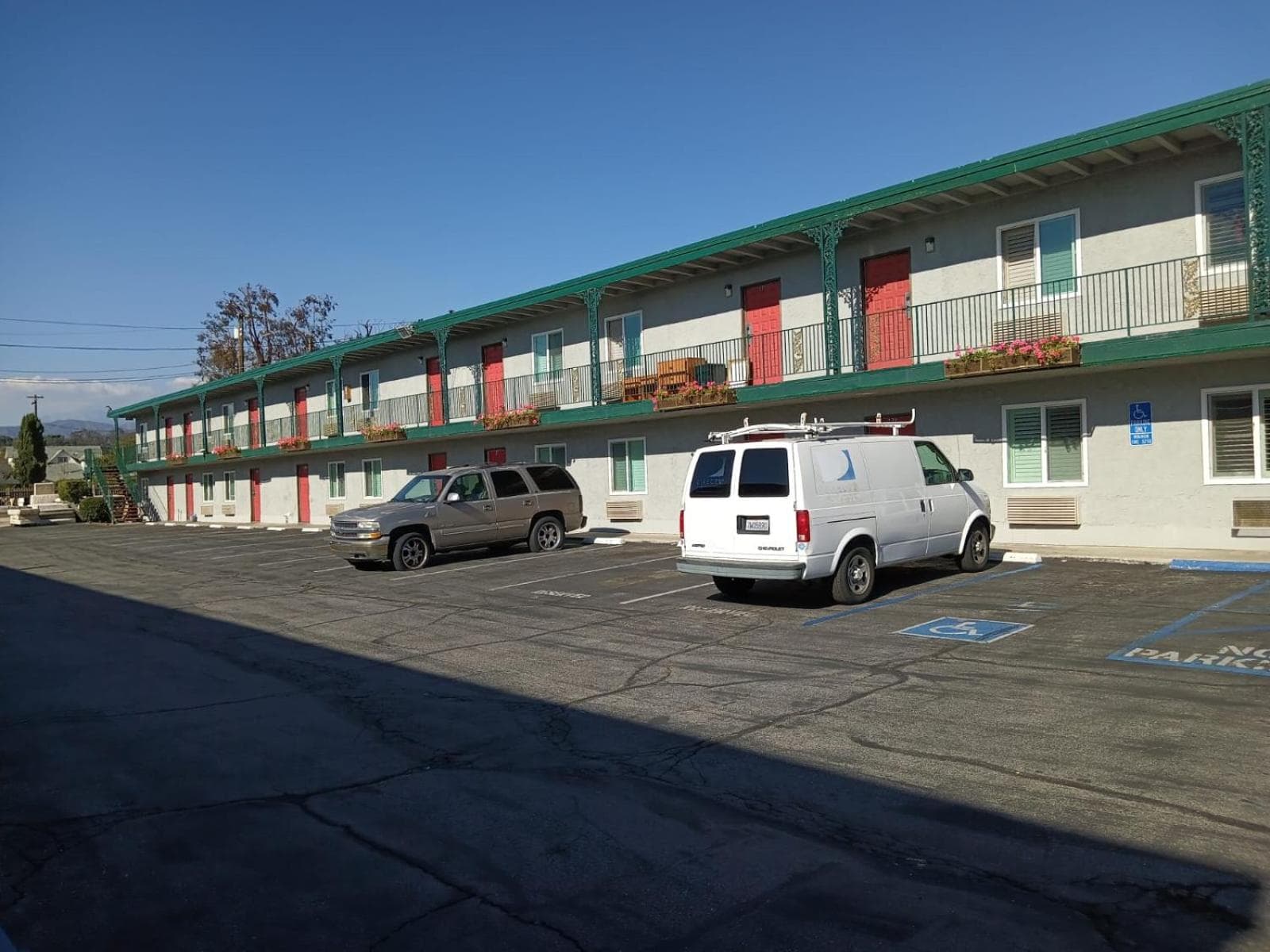 Pomona Inn interior in Pomona, CA — gallery photo 2