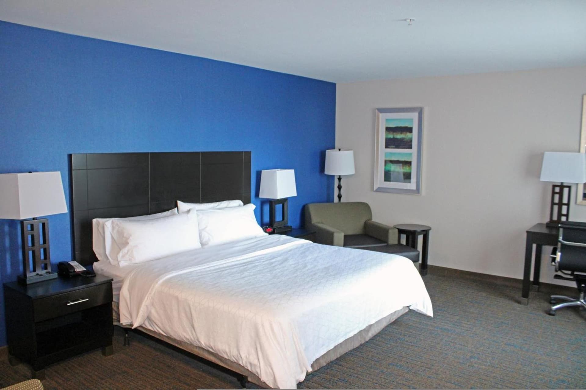 Holiday Inn Express & Suites Bakersfield Airport by IHG interior in Bakersfield, CA — gallery photo 2