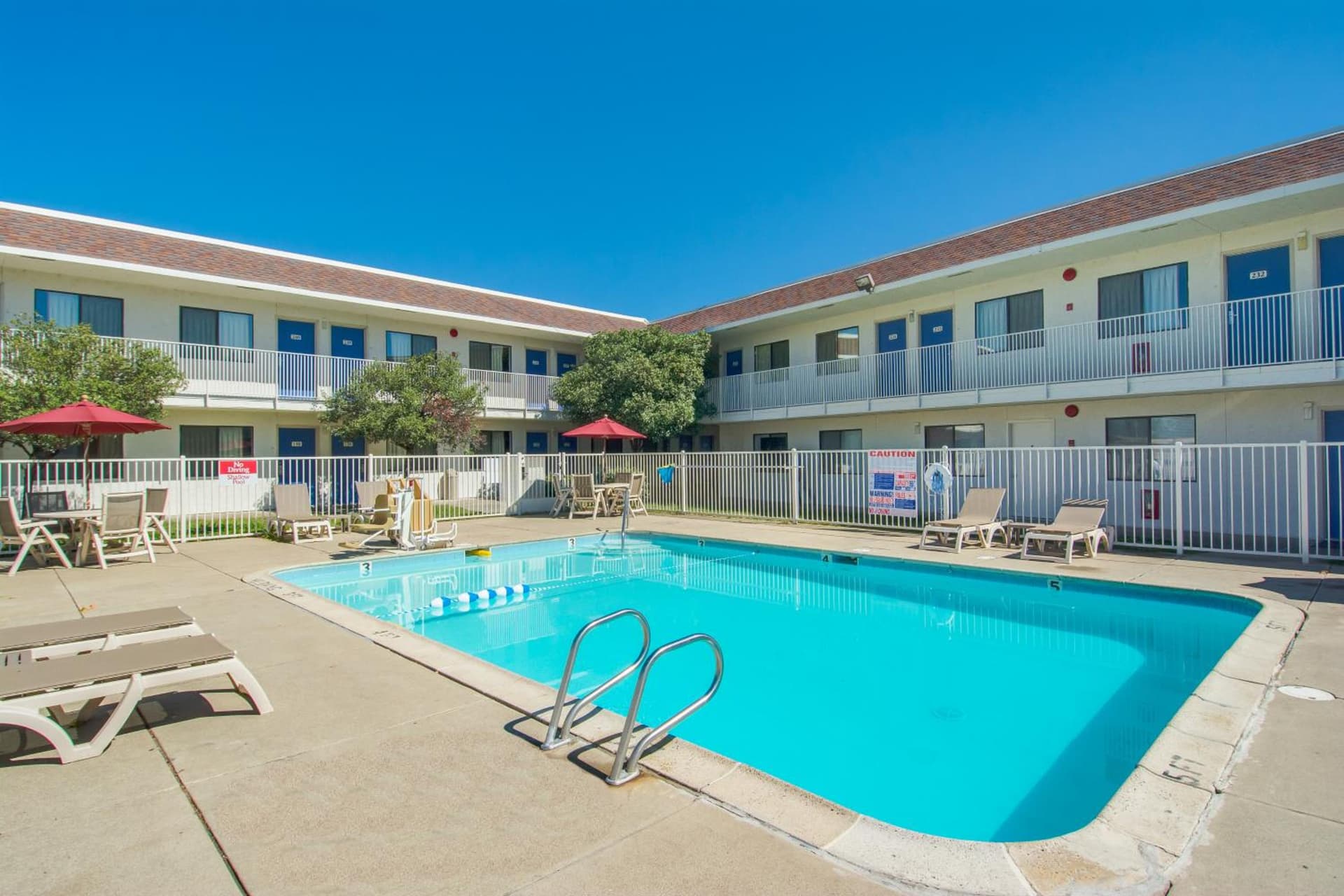 Motel 6-Redding, CA - North gallery photo in Redding, CA — image 7