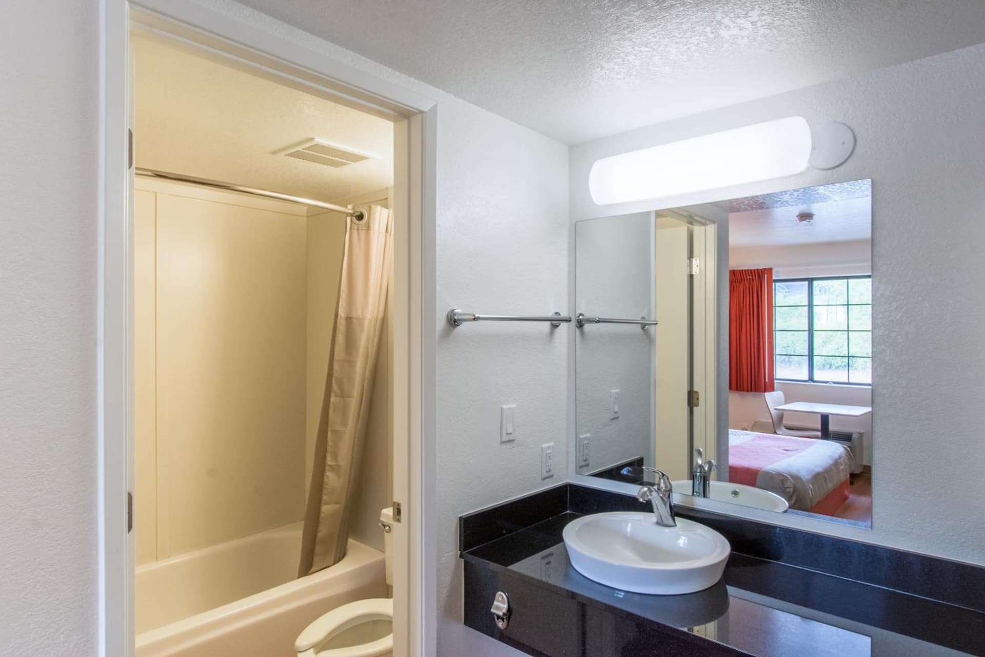 Motel 6-Redding, CA - North gallery photo in Redding, CA — image 50