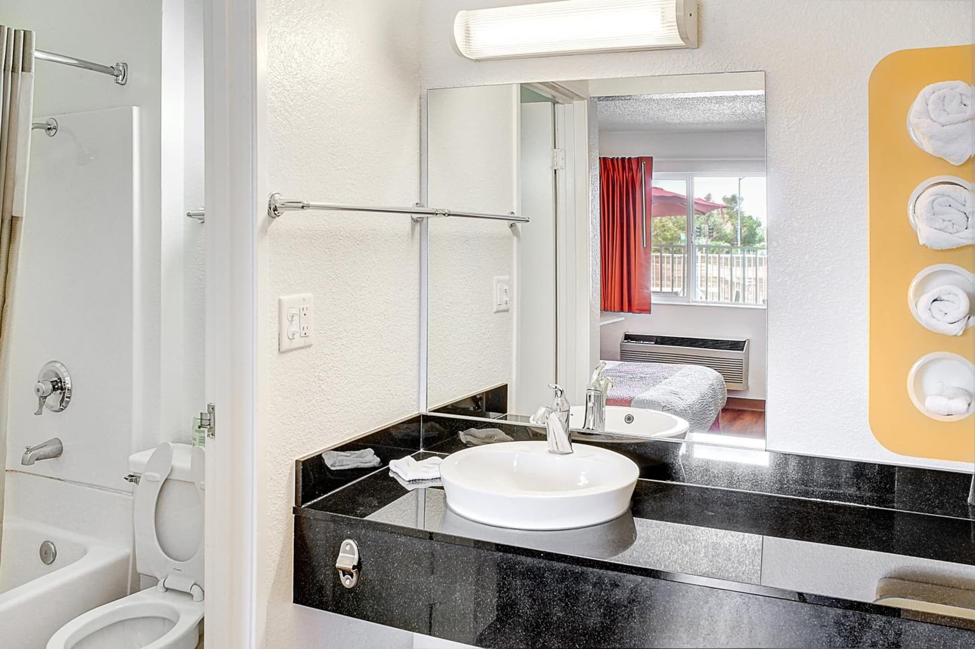 Motel 6-Lancaster, CA gallery photo in Lancaster, CA — image 4