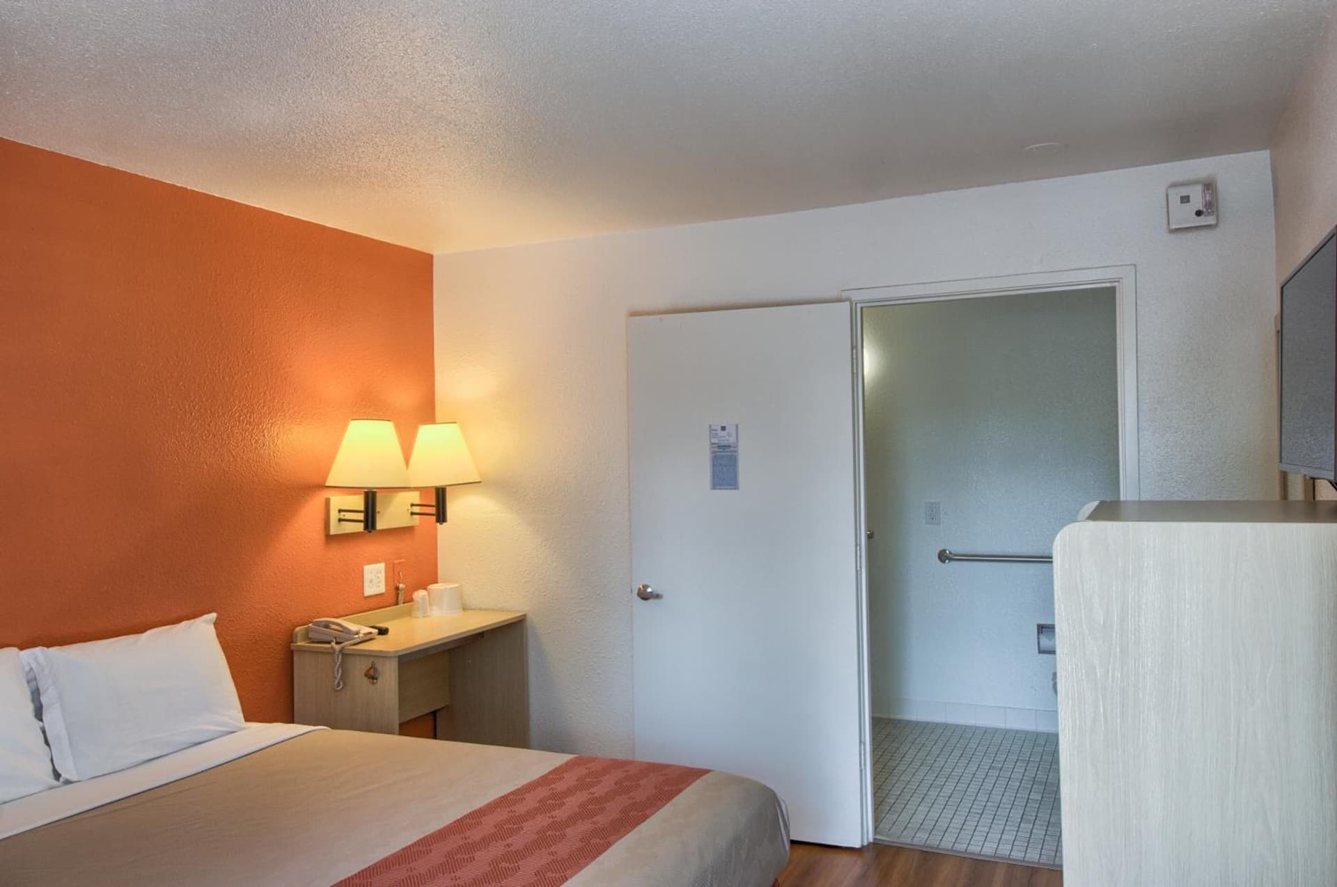 Motel 6-Everett, WA - North gallery photo in Everett, WA — image 5