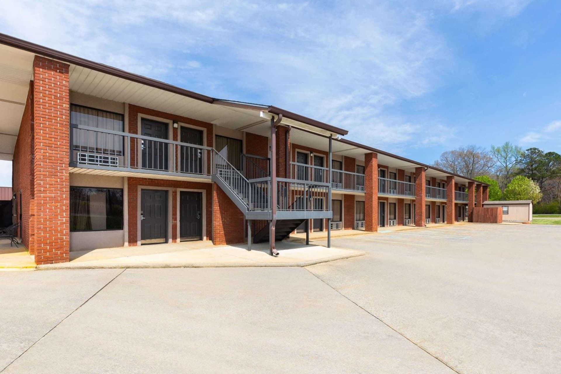 Days Inn by Wyndham Childersburg featured exterior or lobby in Childersburg, AL — similar hotel